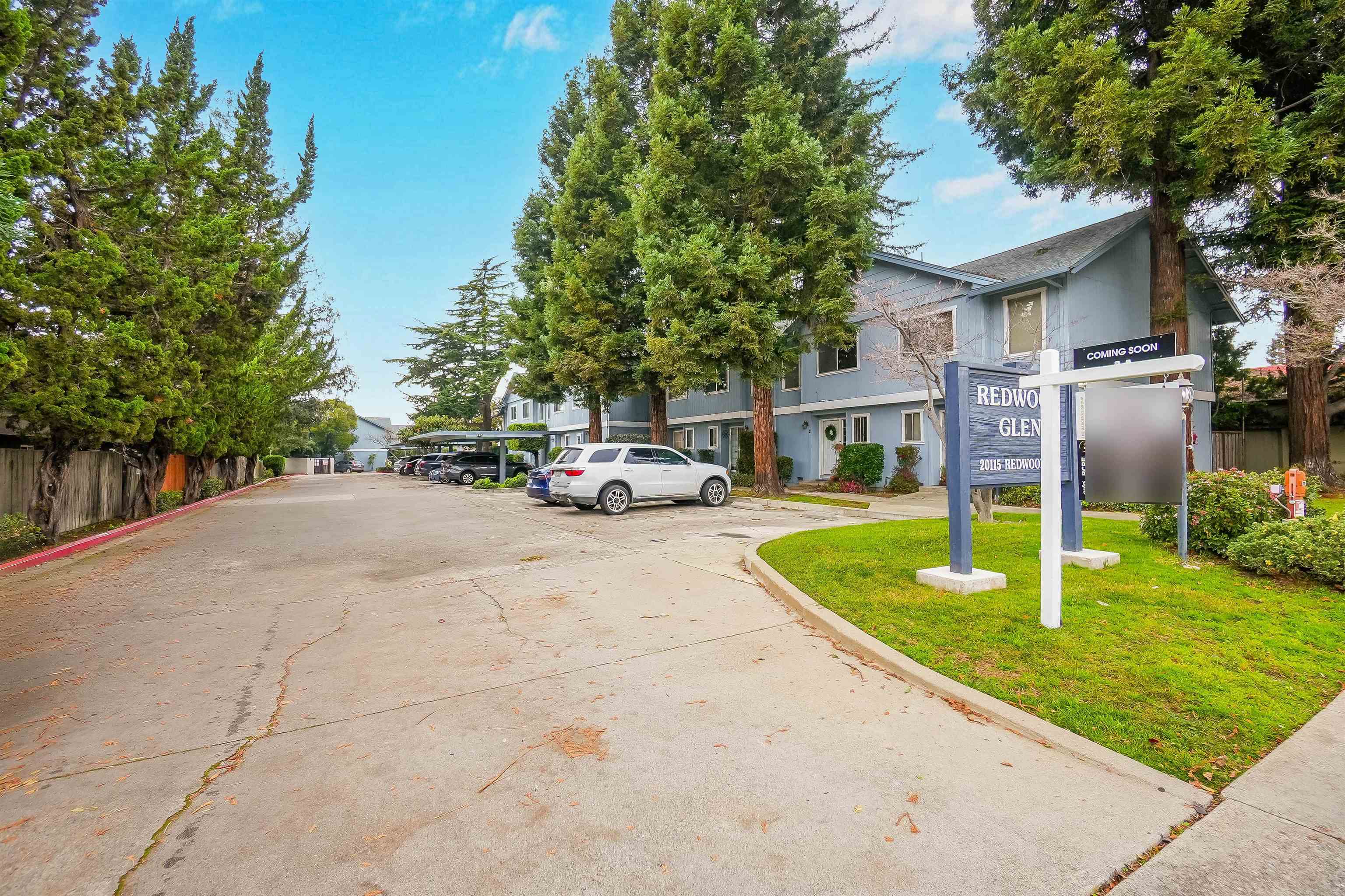 Detail Gallery Image 2 of 47 For 20115 Redwood Rd #9,  Castro Valley,  CA 94546 - 2 Beds | 2/1 Baths