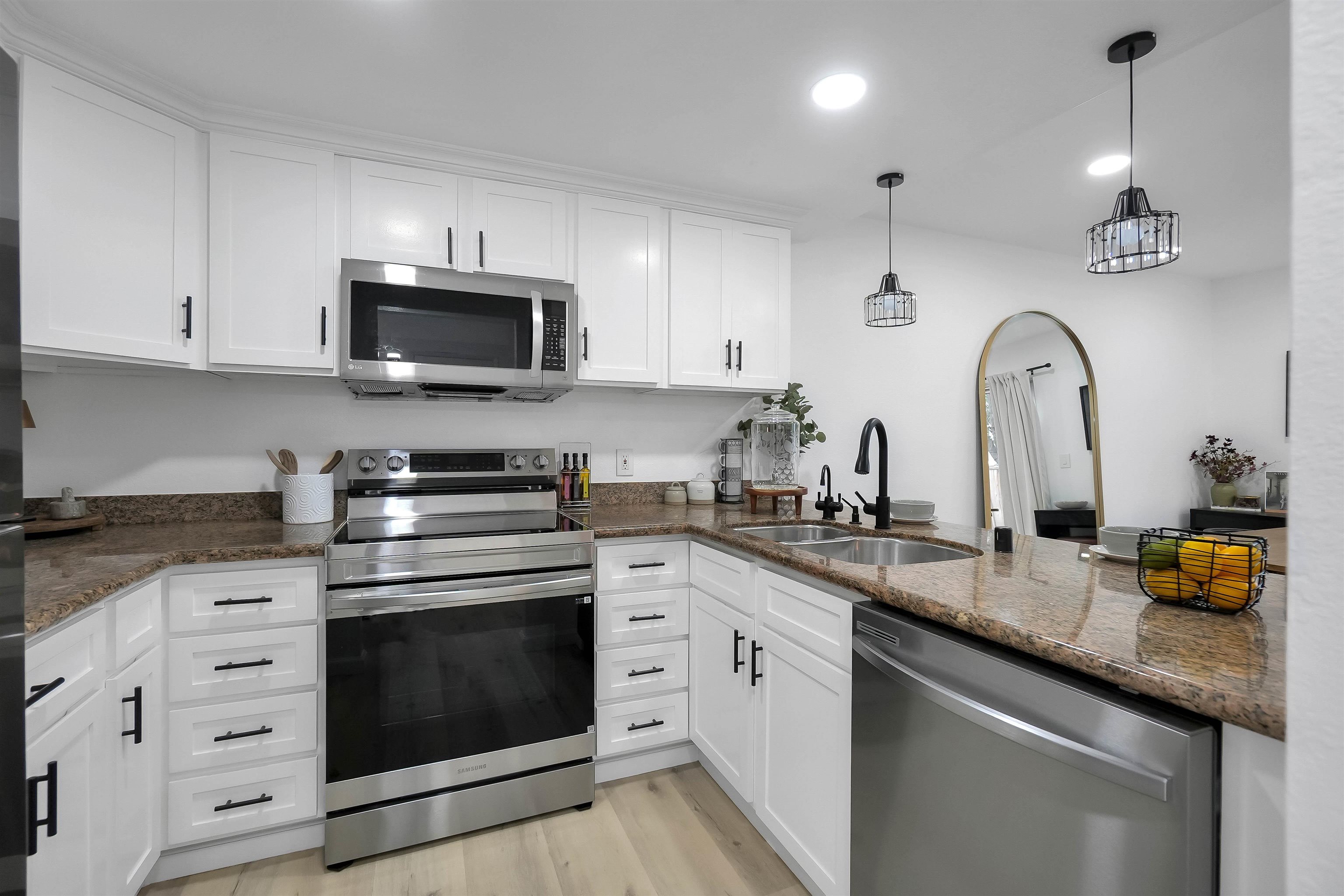 Detail Gallery Image 21 of 47 For 20115 Redwood Rd #9,  Castro Valley,  CA 94546 - 2 Beds | 2/1 Baths