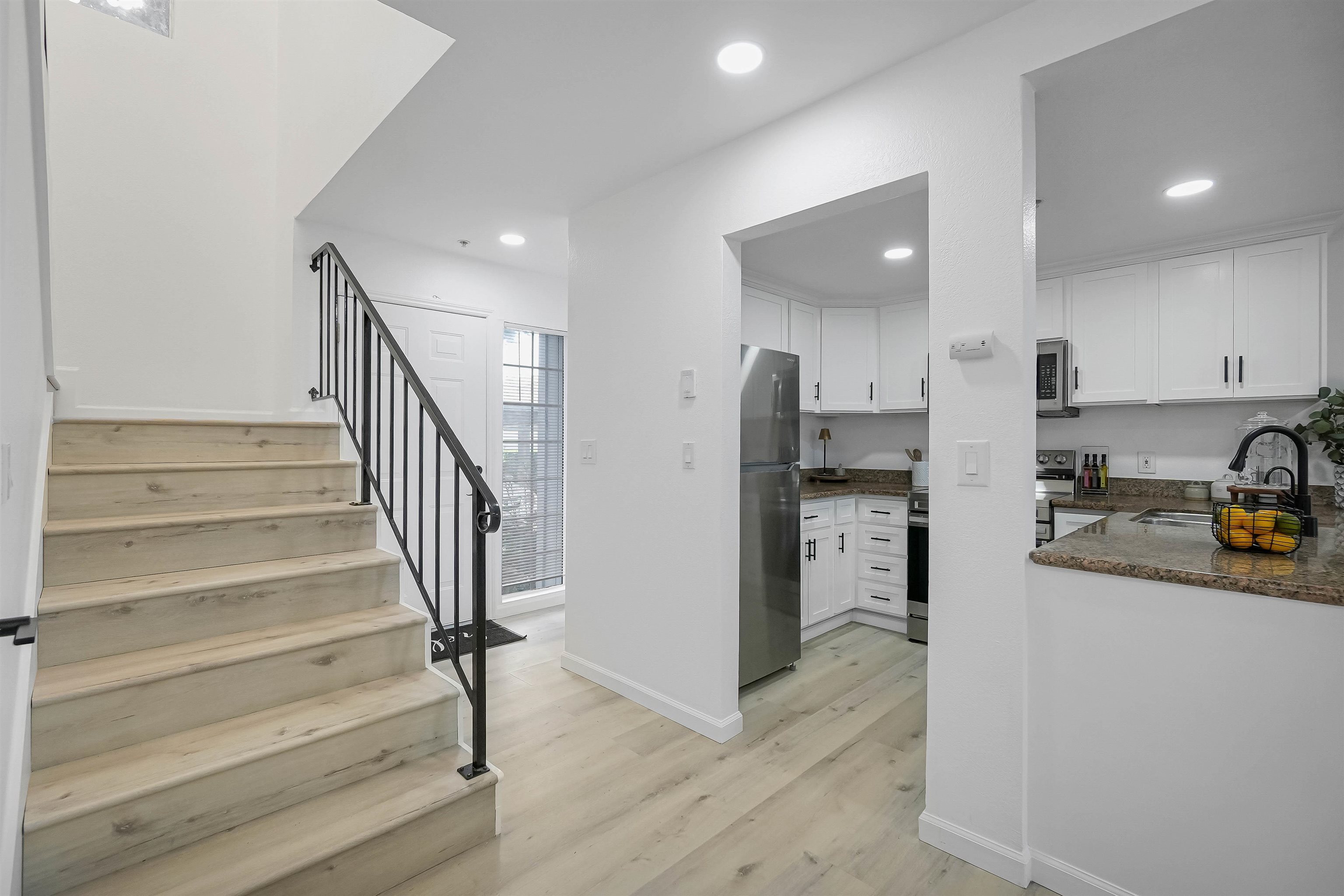 Detail Gallery Image 25 of 47 For 20115 Redwood Rd #9,  Castro Valley,  CA 94546 - 2 Beds | 2/1 Baths