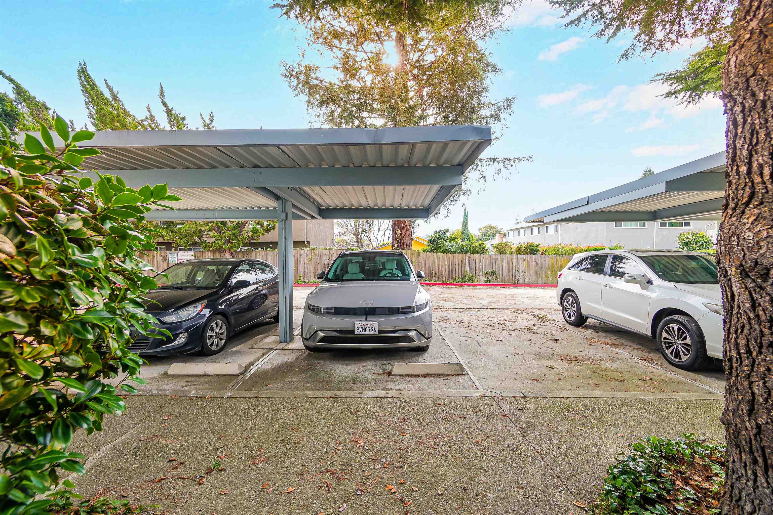 Detail Gallery Image 6 of 47 For 20115 Redwood Rd #9,  Castro Valley,  CA 94546 - 2 Beds | 2/1 Baths