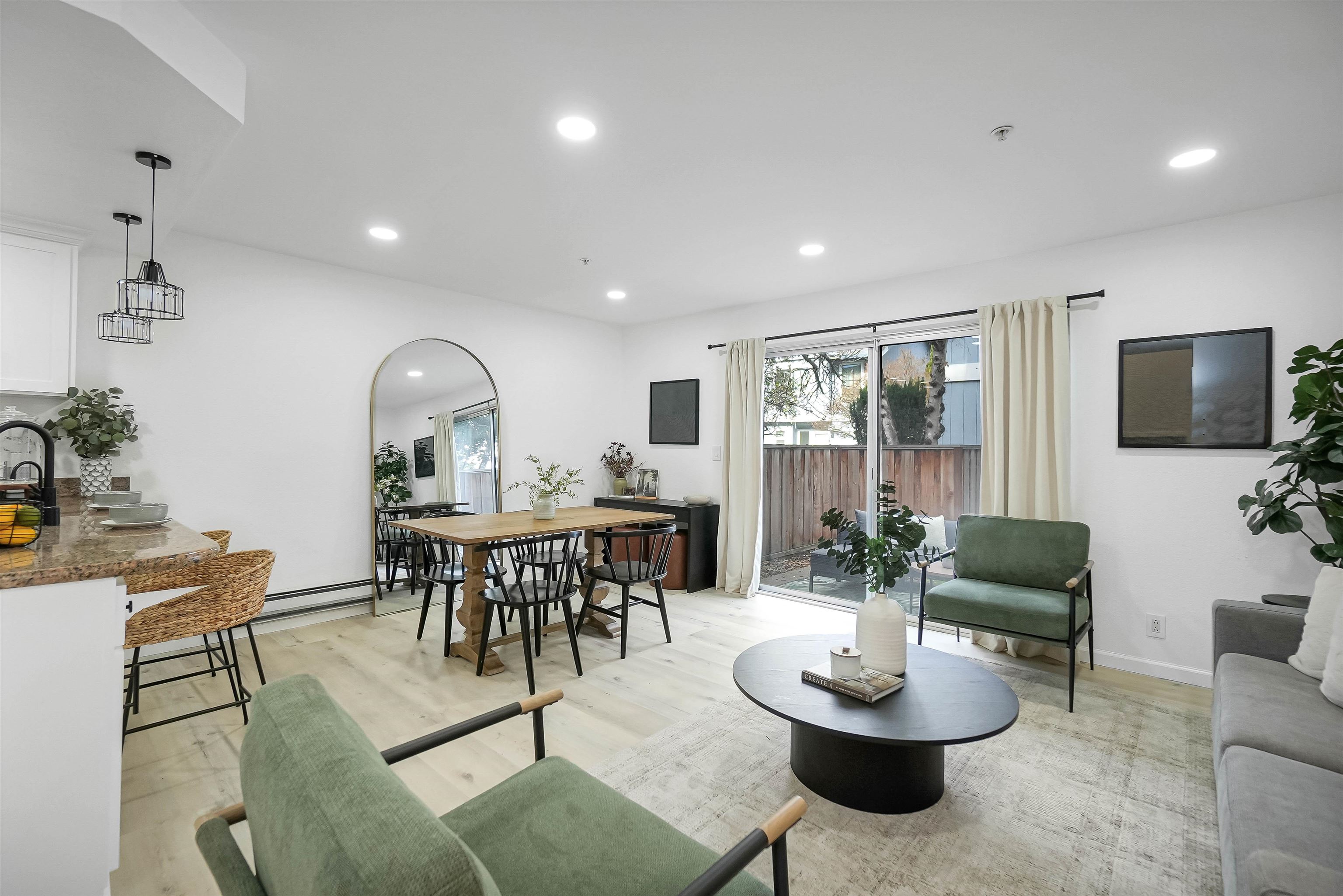 Detail Gallery Image 7 of 47 For 20115 Redwood Rd #9,  Castro Valley,  CA 94546 - 2 Beds | 2/1 Baths