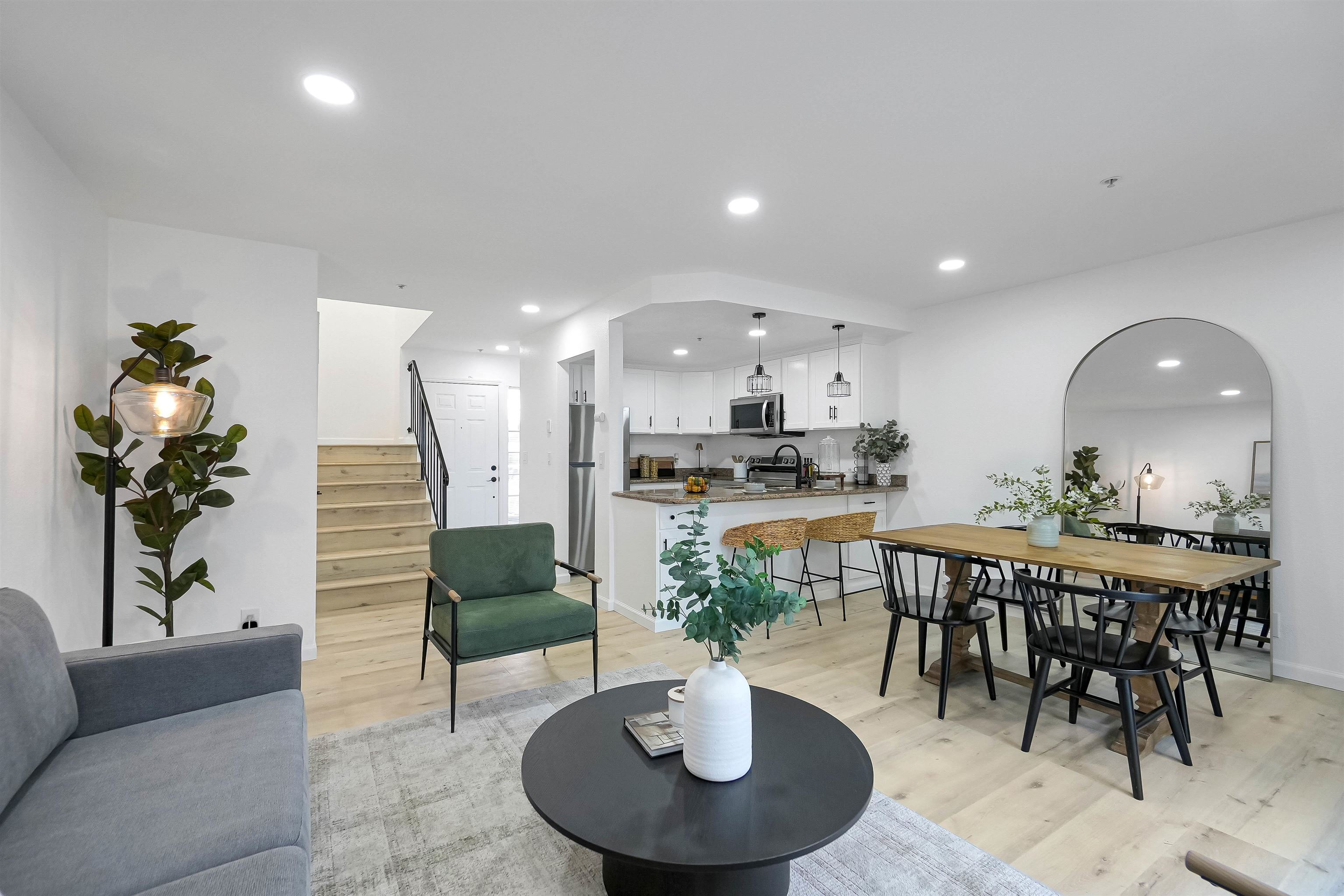 Detail Gallery Image 8 of 47 For 20115 Redwood Rd #9,  Castro Valley,  CA 94546 - 2 Beds | 2/1 Baths