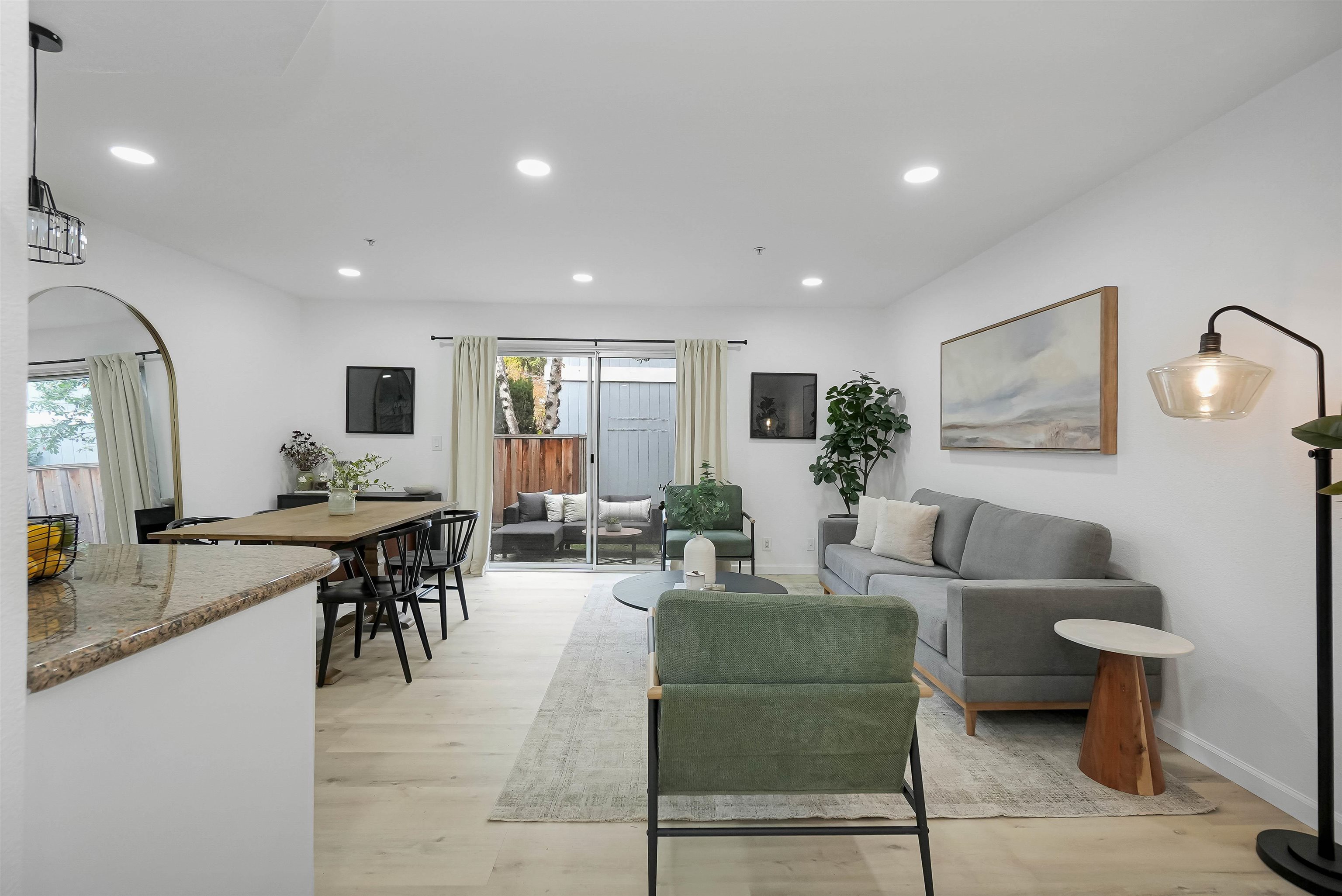 Detail Gallery Image 9 of 47 For 20115 Redwood Rd #9,  Castro Valley,  CA 94546 - 2 Beds | 2/1 Baths