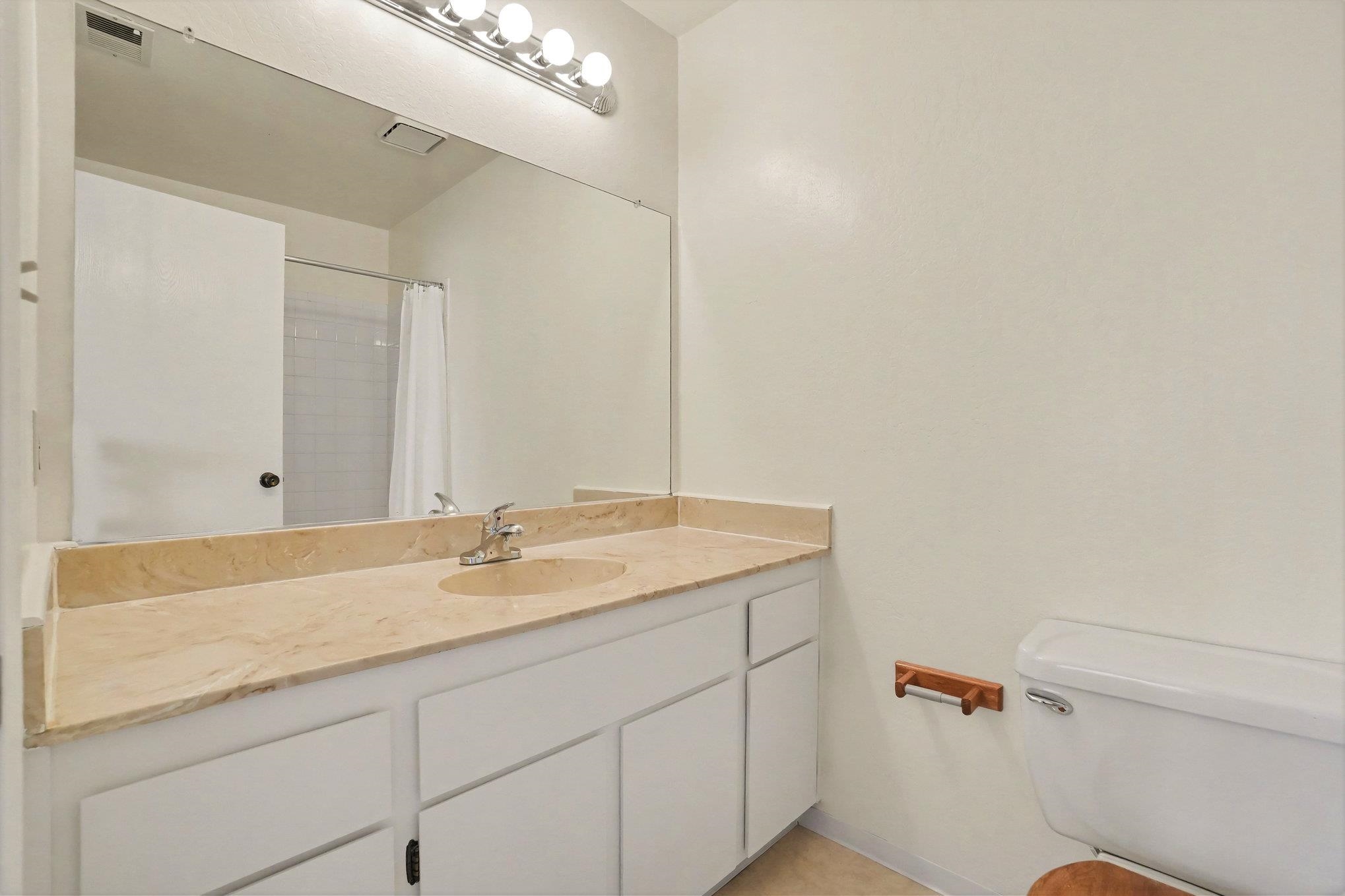 Detail Gallery Image 13 of 15 For 1126 Maywood Ln, Martinez,  CA 94553 - 2 Beds | 2 Baths