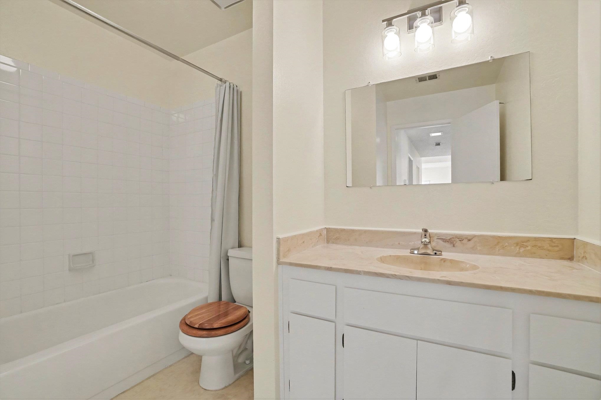 Detail Gallery Image 14 of 15 For 1126 Maywood Ln, Martinez,  CA 94553 - 2 Beds | 2 Baths