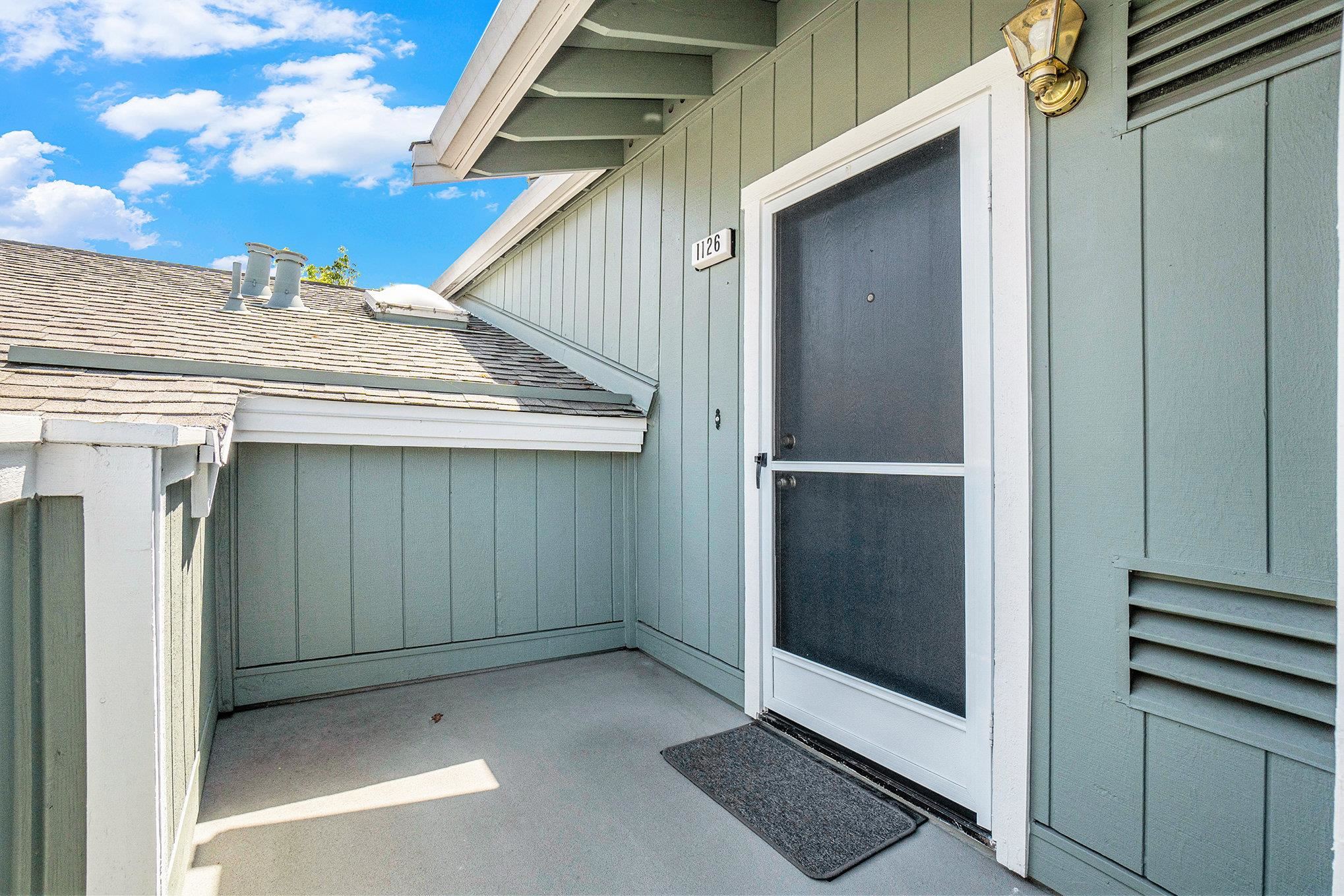 Detail Gallery Image 3 of 13 For 1126 Maywood Ln, Martinez,  CA 94553 - 2 Beds | 2 Baths