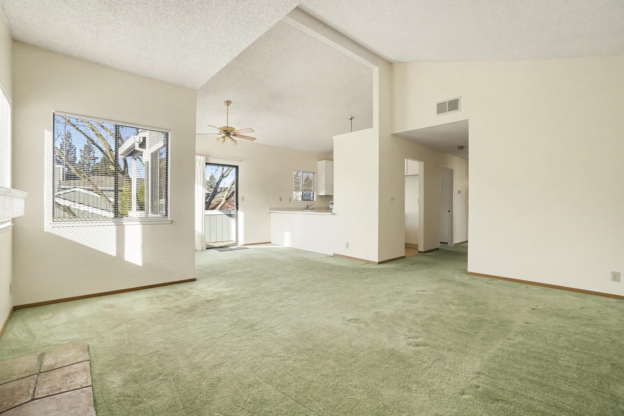 Detail Gallery Image 6 of 15 For 1126 Maywood Ln, Martinez,  CA 94553 - 2 Beds | 2 Baths