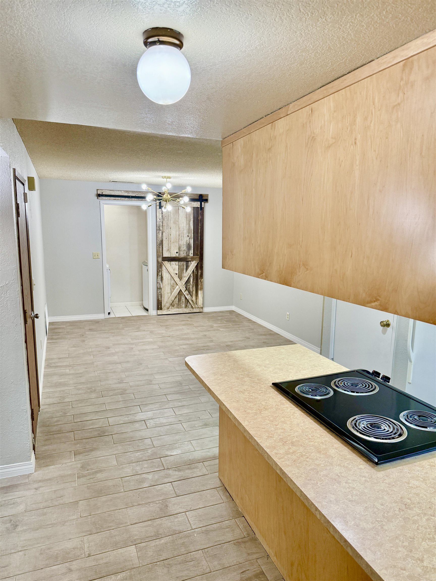 Detail Gallery Image 3 of 8 For 406 Cameron Way, Roseville,  CA 95678 - 3 Beds | 2 Baths