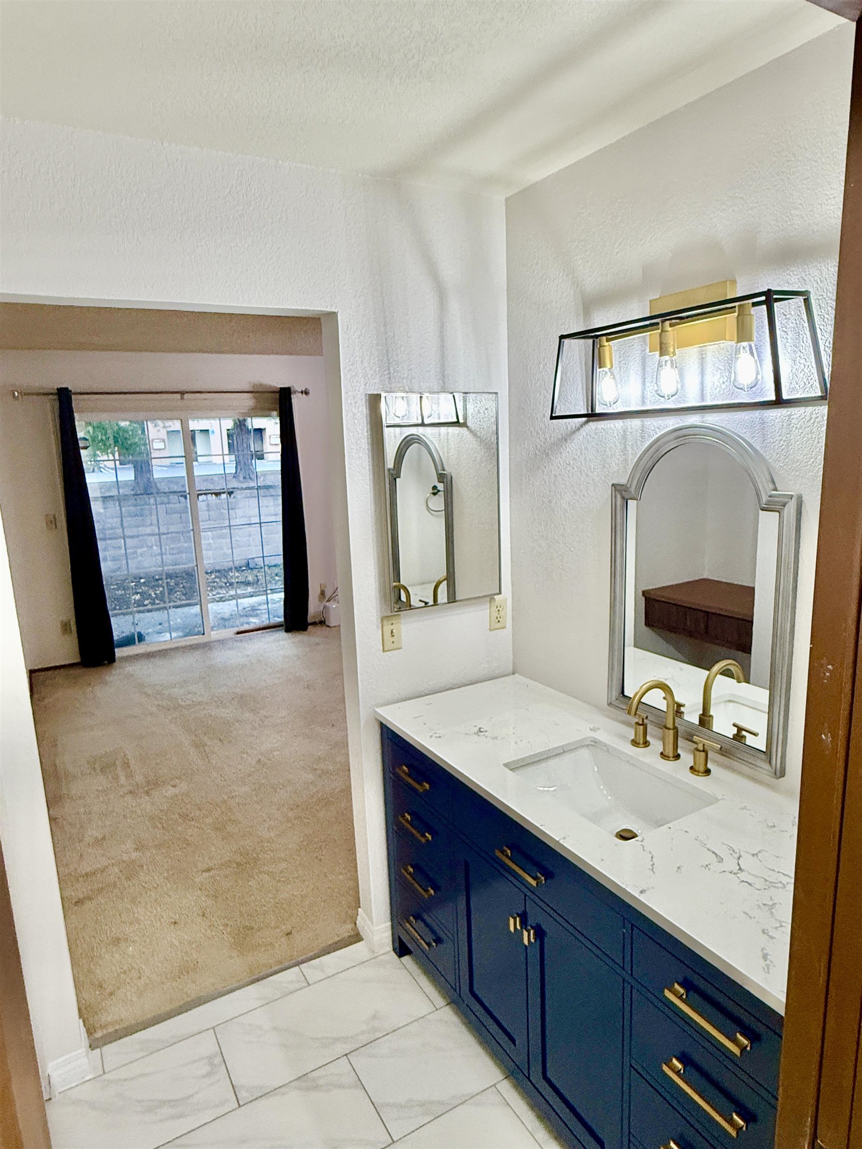 Detail Gallery Image 8 of 8 For 406 Cameron Way, Roseville,  CA 95678 - 3 Beds | 2 Baths