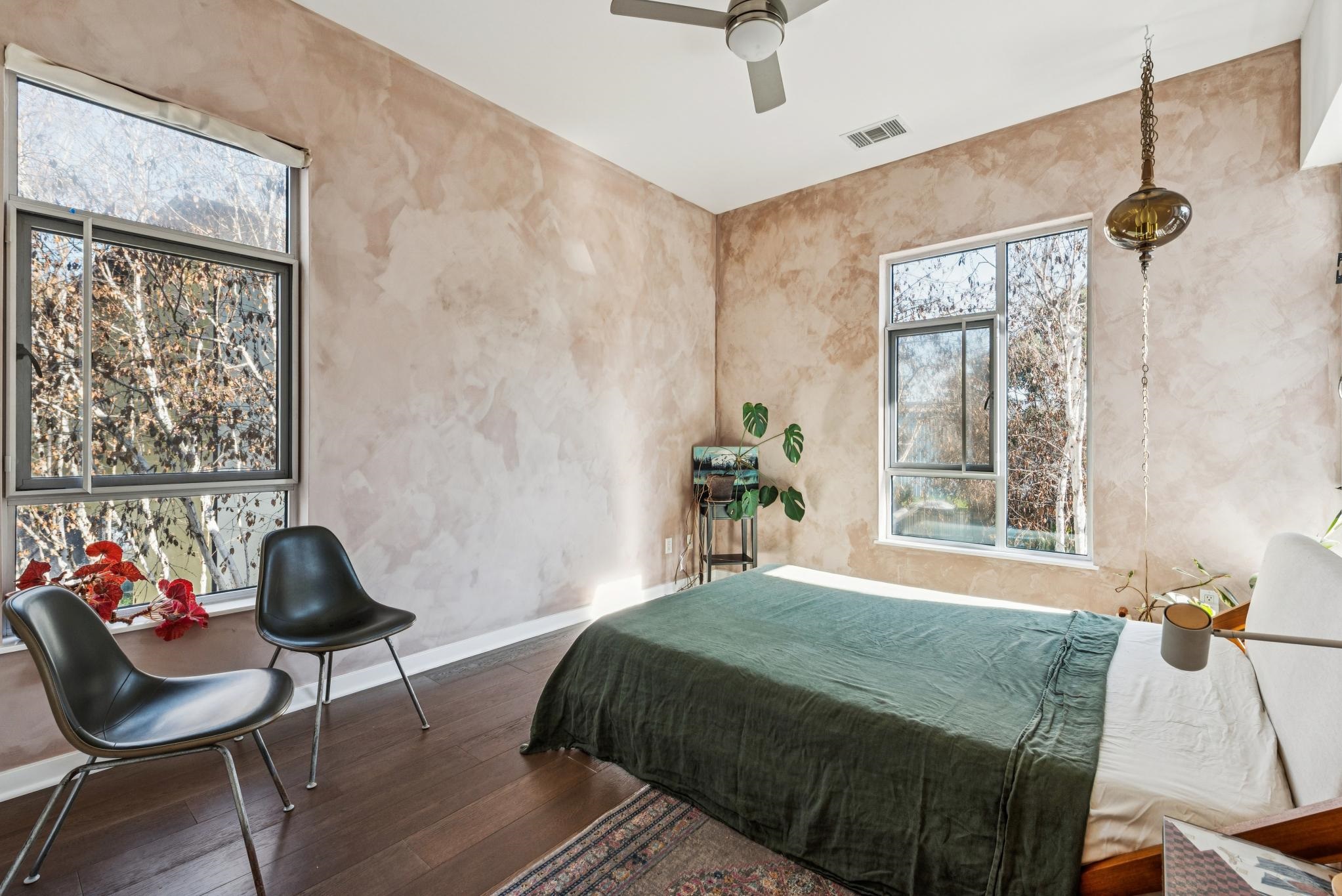 Detail Gallery Image 16 of 27 For 9 Ealing Ln, Oakland,  CA 94608 - 1 Beds | 1 Baths