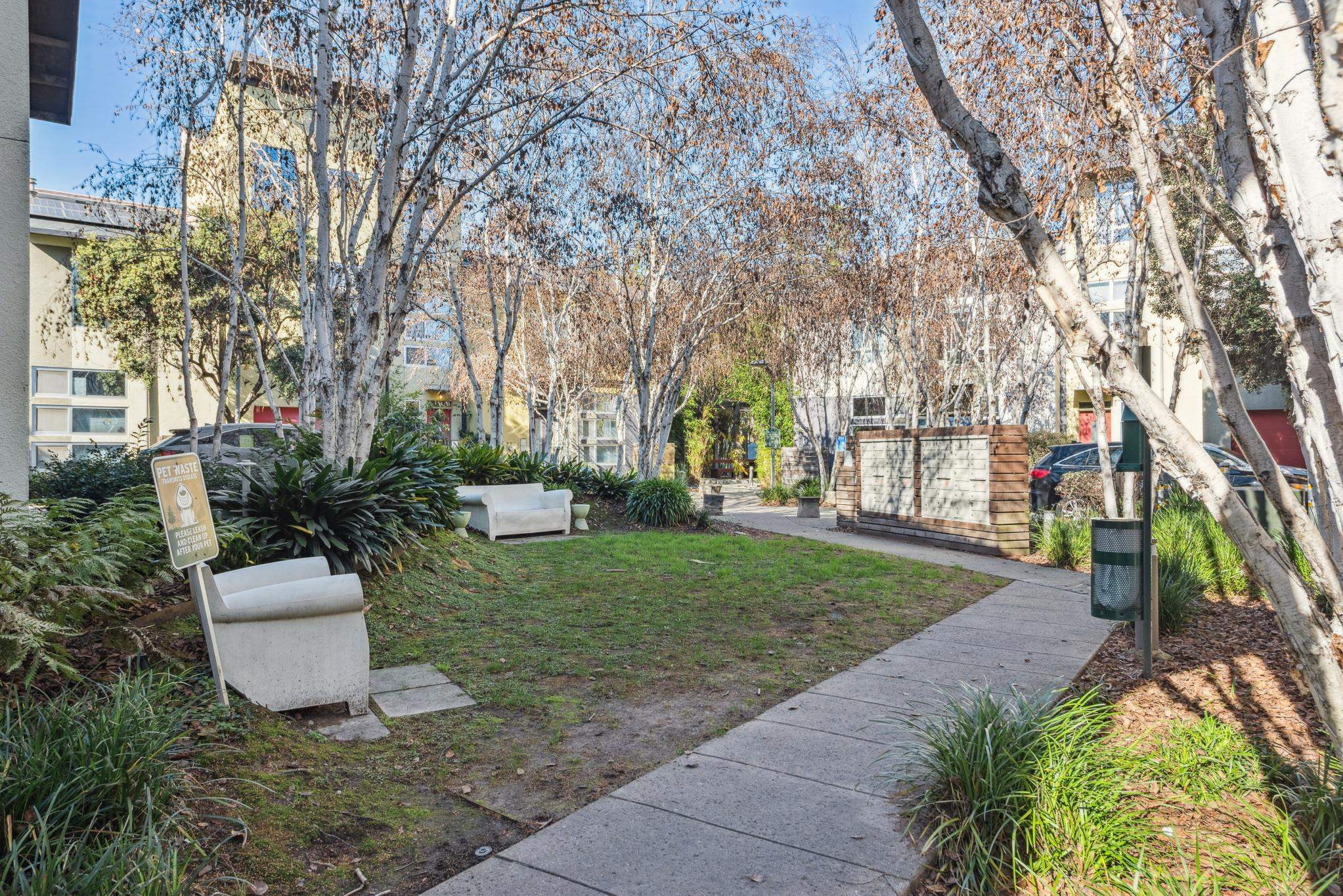 Detail Gallery Image 24 of 27 For 9 Ealing Ln, Oakland,  CA 94608 - 1 Beds | 1 Baths