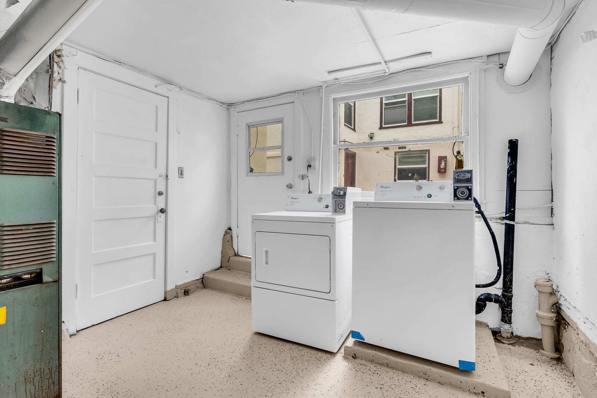 Detail Gallery Image 26 of 60 For 2340 Virginia St, Berkeley,  CA 94709 - 5 Beds | 3 Baths