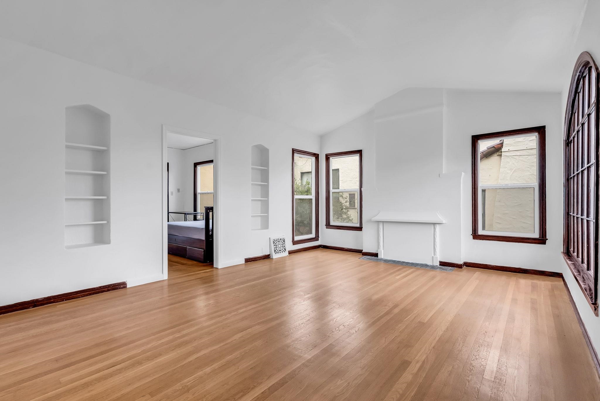 Detail Gallery Image 8 of 60 For 2340 Virginia St, Berkeley,  CA 94709 - 5 Beds | 3 Baths