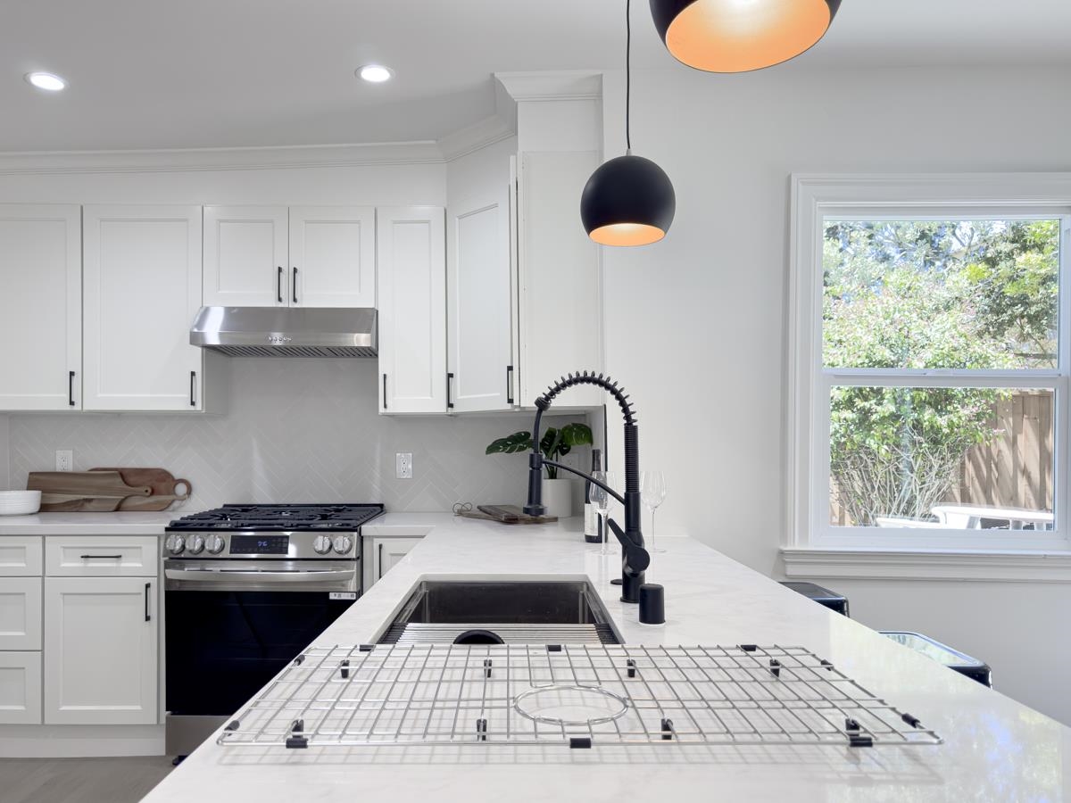 Detail Gallery Image 13 of 52 For 479 Kentucky Ave, Berkeley,  CA 94707 - 3 Beds | 2 Baths