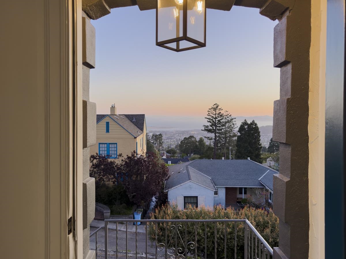 Detail Gallery Image 43 of 52 For 479 Kentucky Ave, Berkeley,  CA 94707 - 3 Beds | 2 Baths