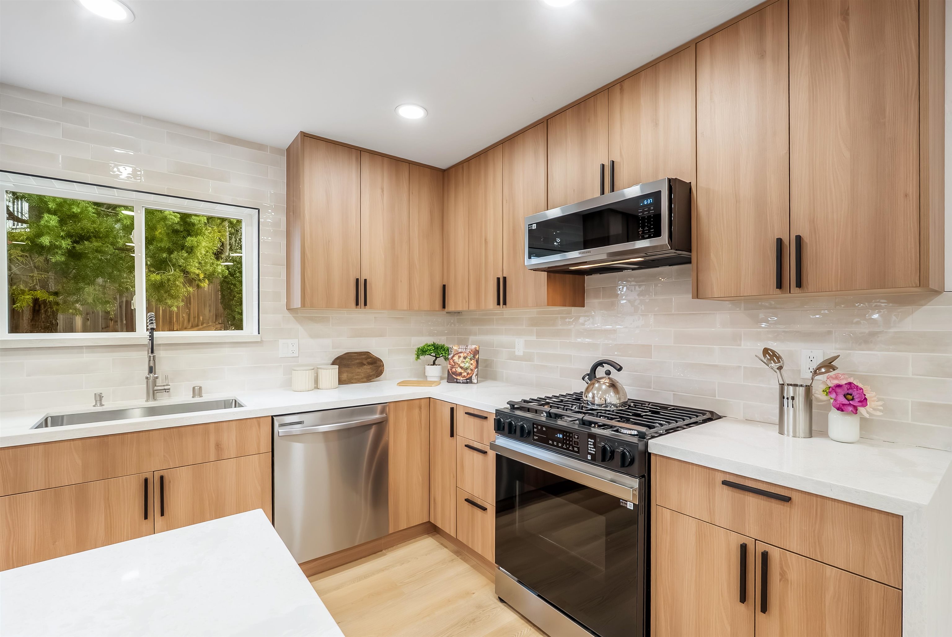 Detail Gallery Image 11 of 60 For 26373 Parkside Dr, Hayward,  CA 94542 - 4 Beds | 3/1 Baths