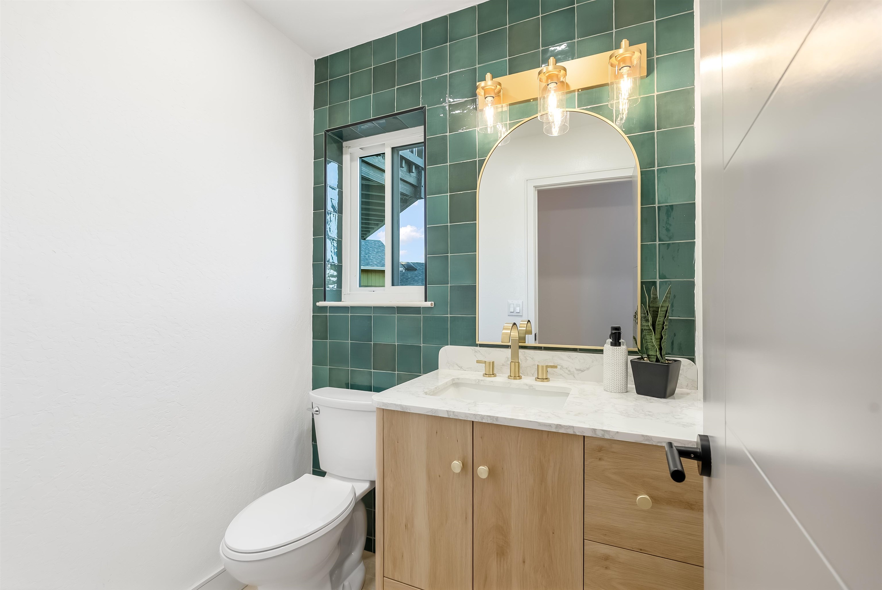 Detail Gallery Image 24 of 60 For 26373 Parkside Dr, Hayward,  CA 94542 - 4 Beds | 3/1 Baths