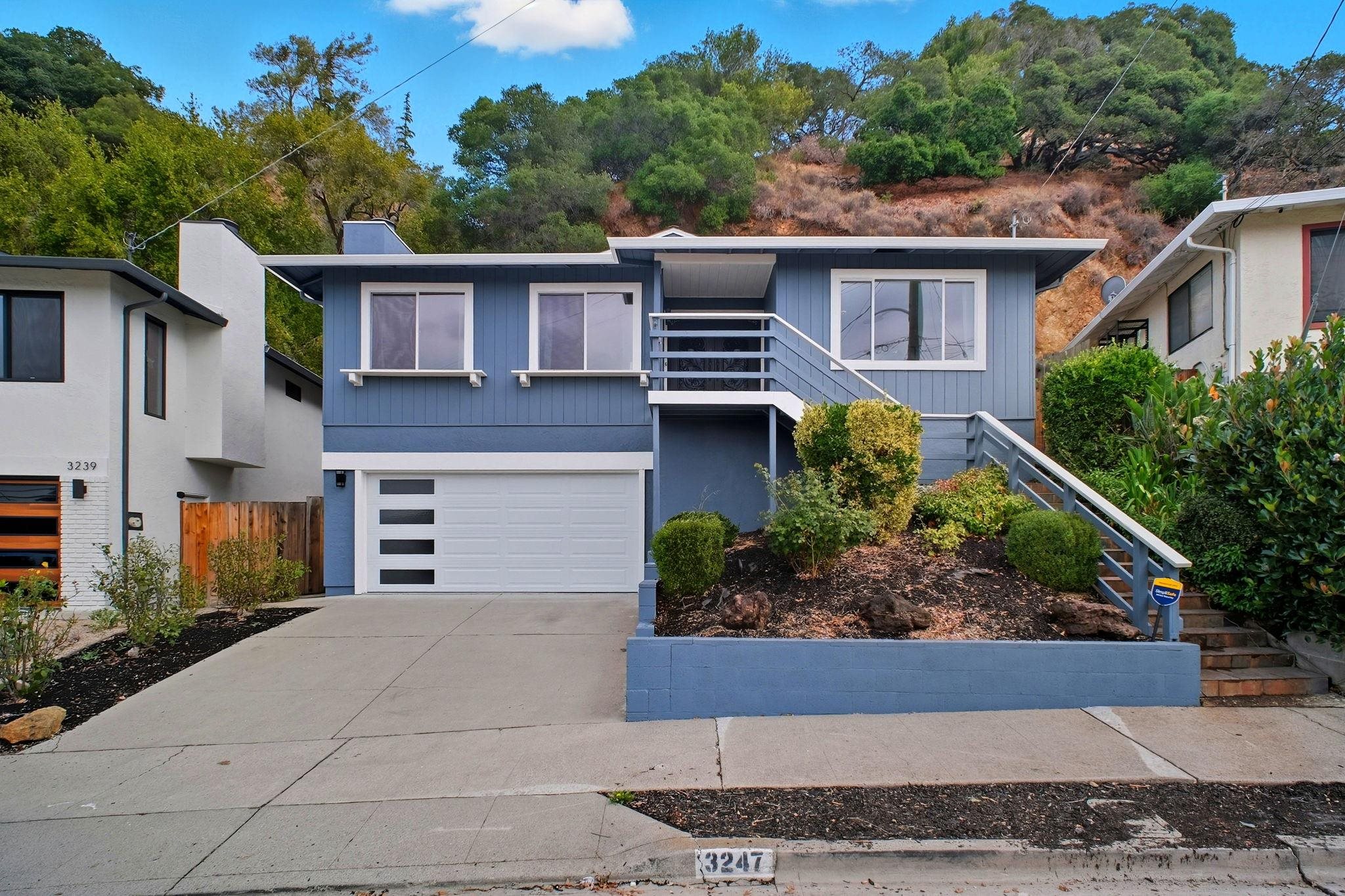 Detail Gallery Image 3 of 32 For 3247 Revere Ave, Oakland,  CA 94605 - 3 Beds | 2 Baths