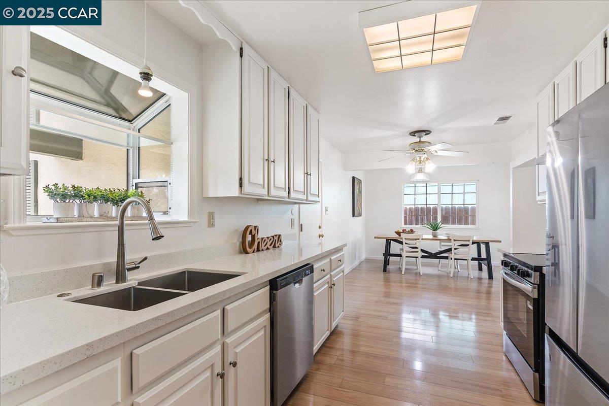 Detail Gallery Image 6 of 27 For 4081 Salem St, Concord,  CA 94521 - 3 Beds | 2 Baths