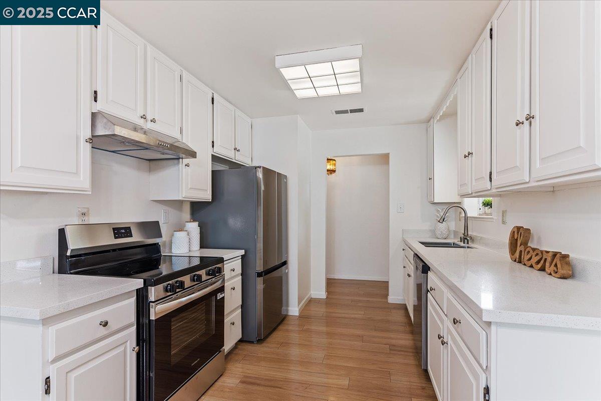 Detail Gallery Image 7 of 27 For 4081 Salem St, Concord,  CA 94521 - 3 Beds | 2 Baths