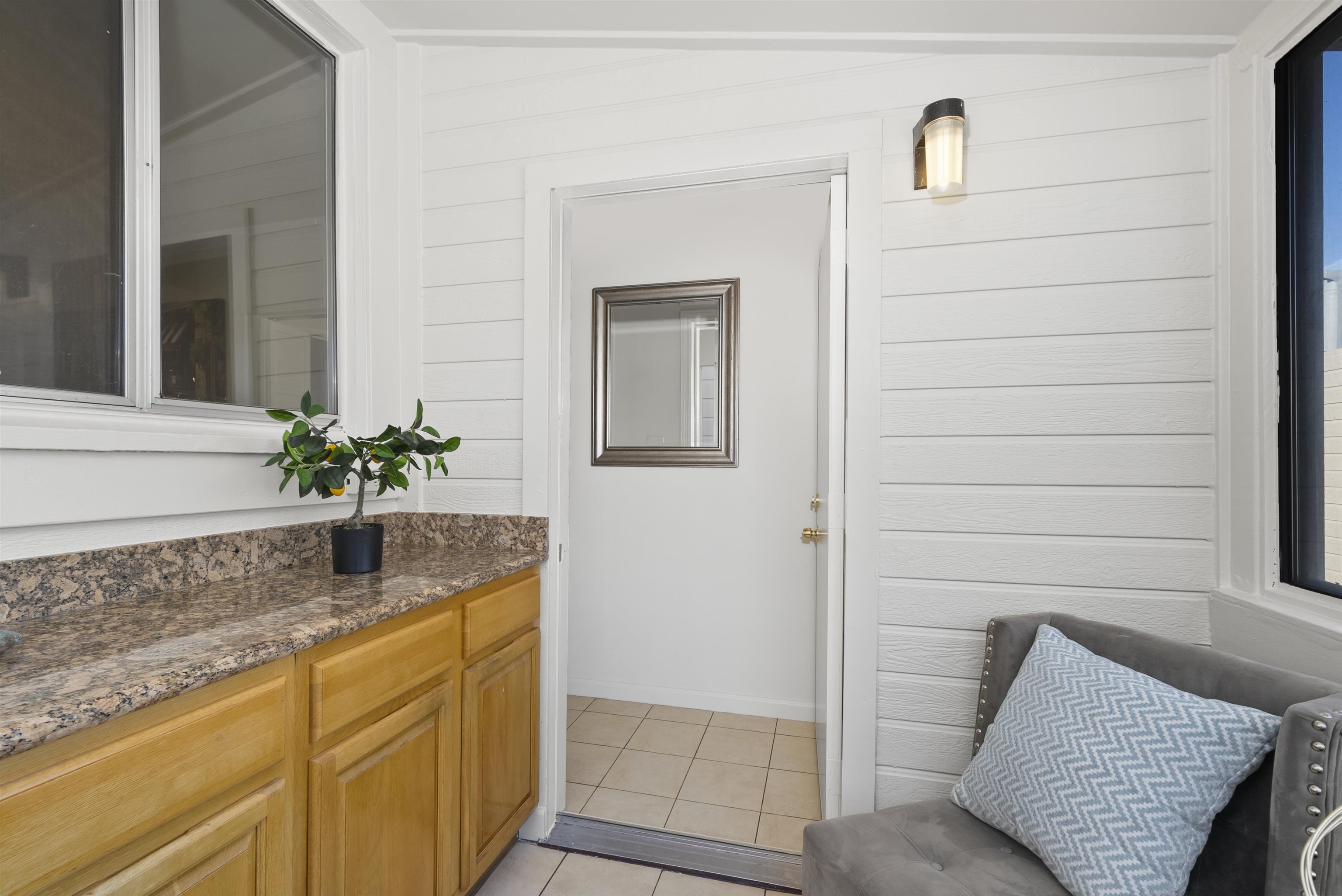 Detail Gallery Image 25 of 40 For 168 Laura St, San Francisco,  CA 94112 - 2 Beds | 2 Baths