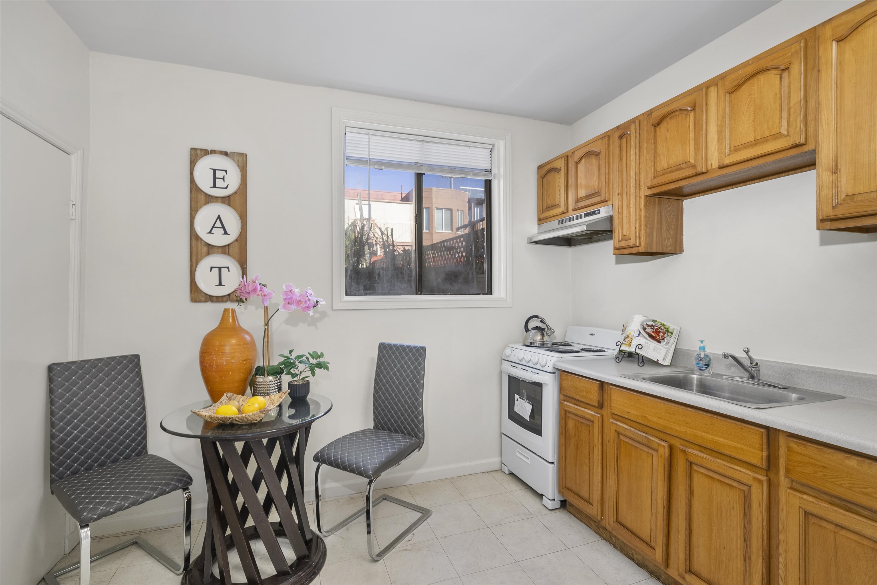 Detail Gallery Image 32 of 40 For 168 Laura St, San Francisco,  CA 94112 - 2 Beds | 2 Baths