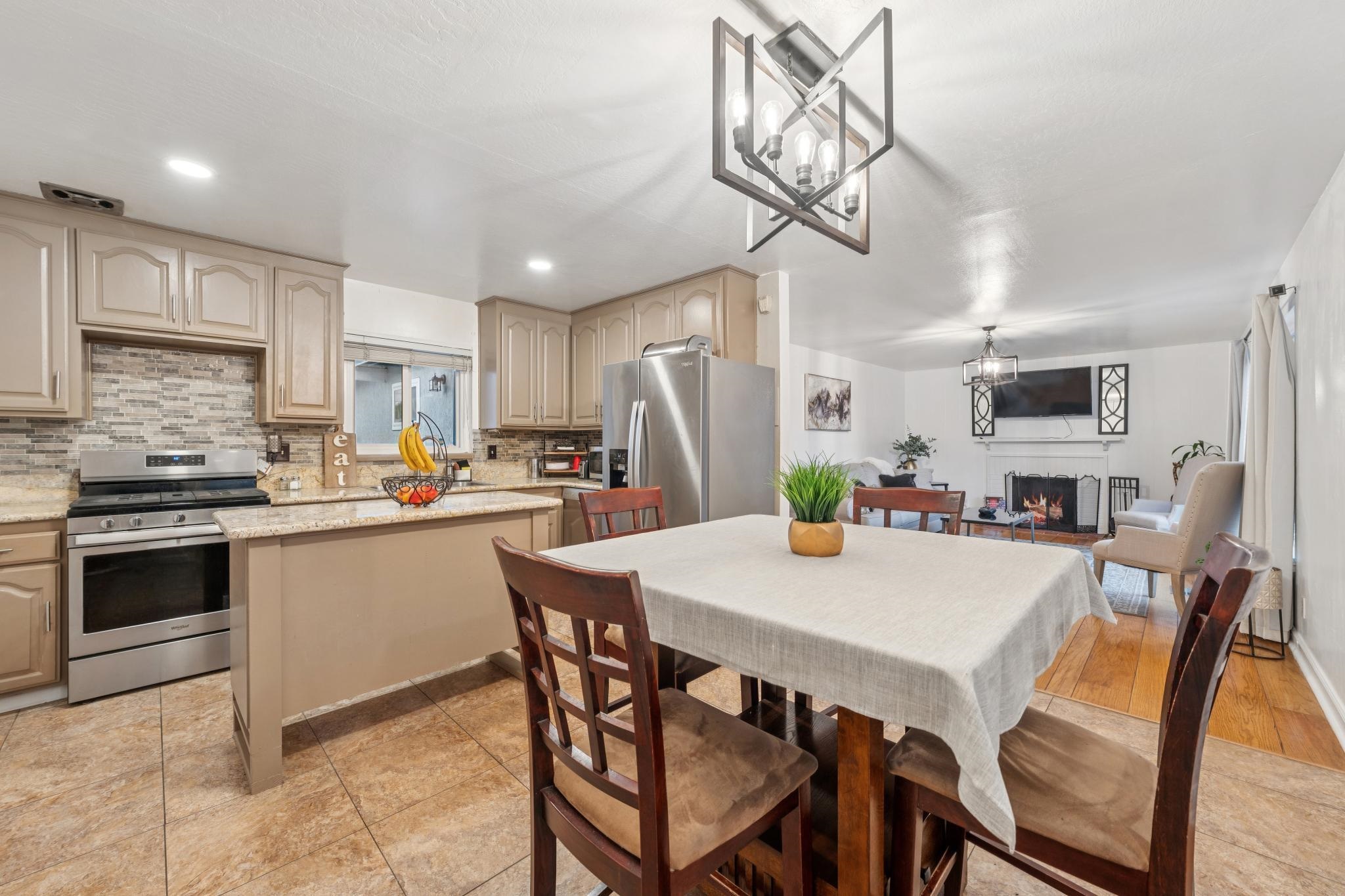 Detail Gallery Image 14 of 60 For 26848 Eldridge Ave, Hayward,  CA 94544 - 3 Beds | 2 Baths