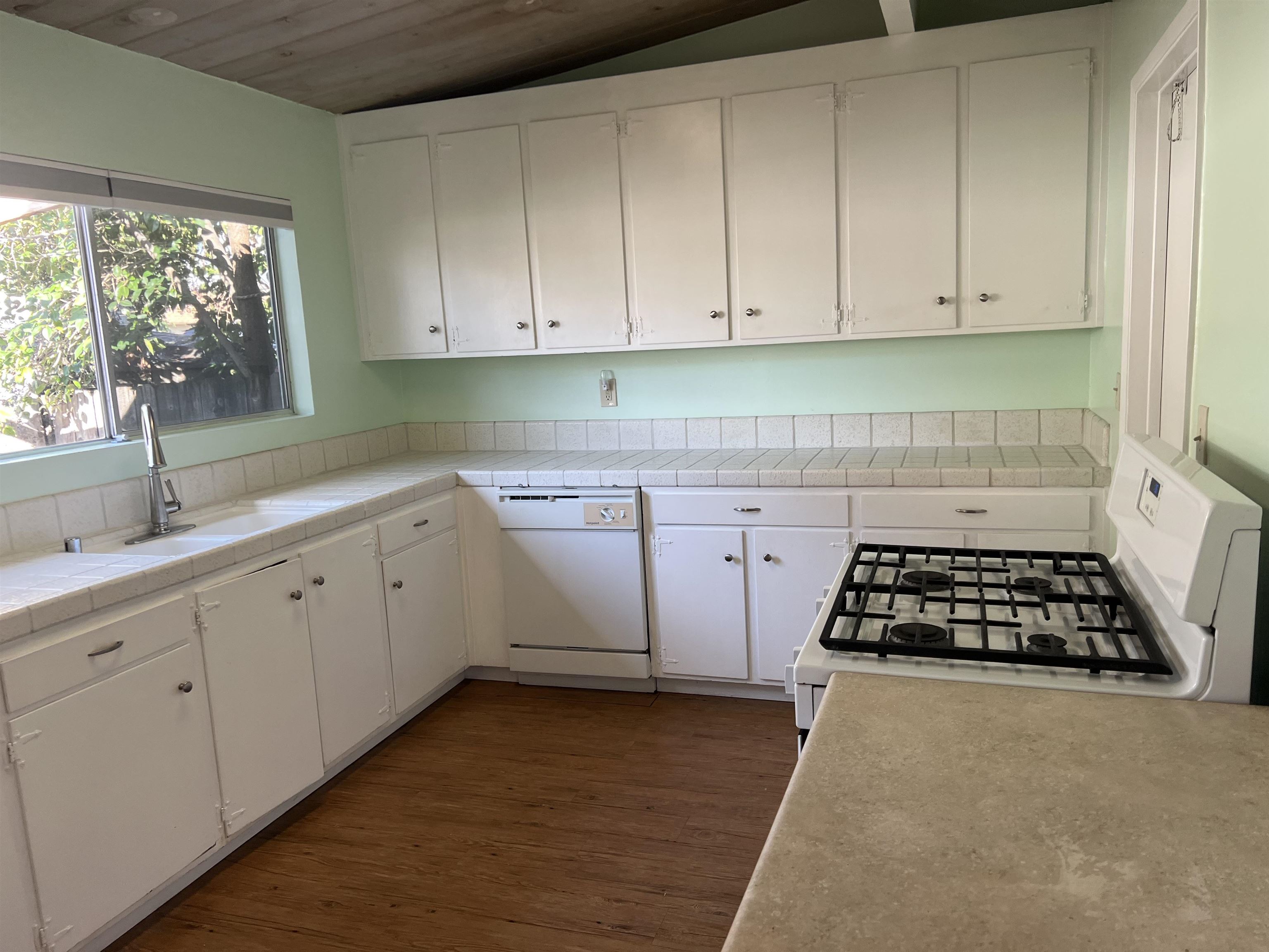 Detail Gallery Image 8 of 34 For Rose Avenue, Pleasanton,  CA 94566 - 2 Beds | 1 Baths