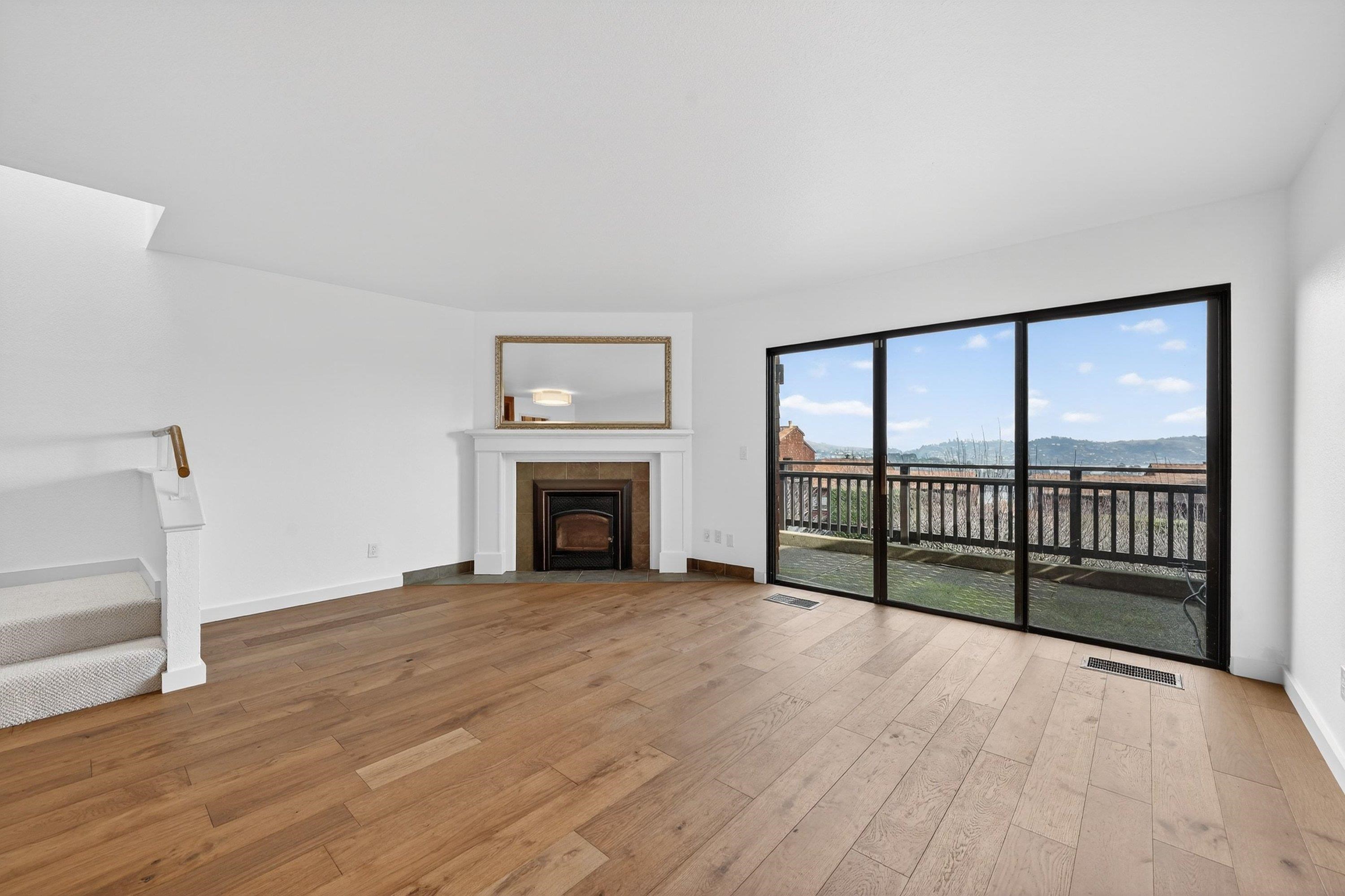 Detail Gallery Image 17 of 51 For 155 Headlands Ct, Sausalito,  CA 94965 - 2 Beds | 2/1 Baths