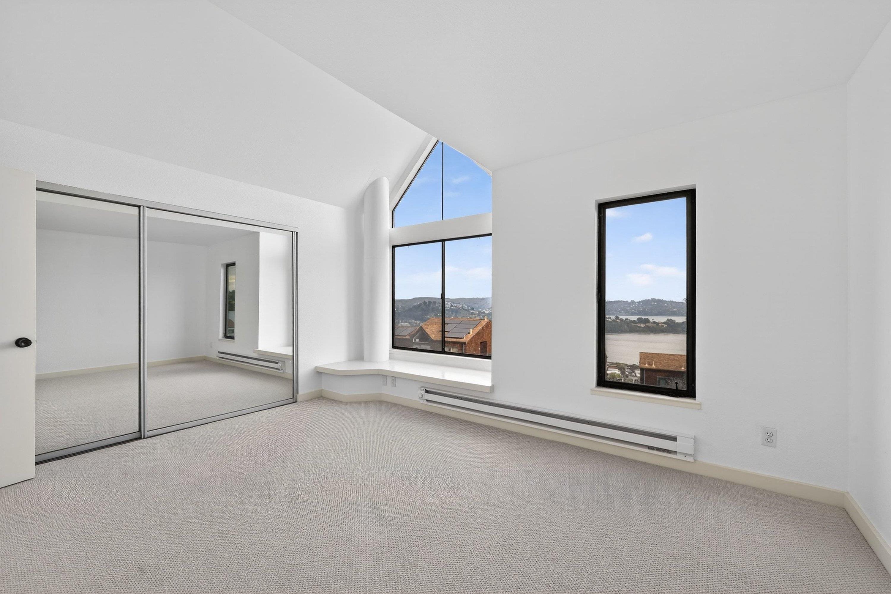 Detail Gallery Image 20 of 51 For 155 Headlands Ct, Sausalito,  CA 94965 - 2 Beds | 2/1 Baths