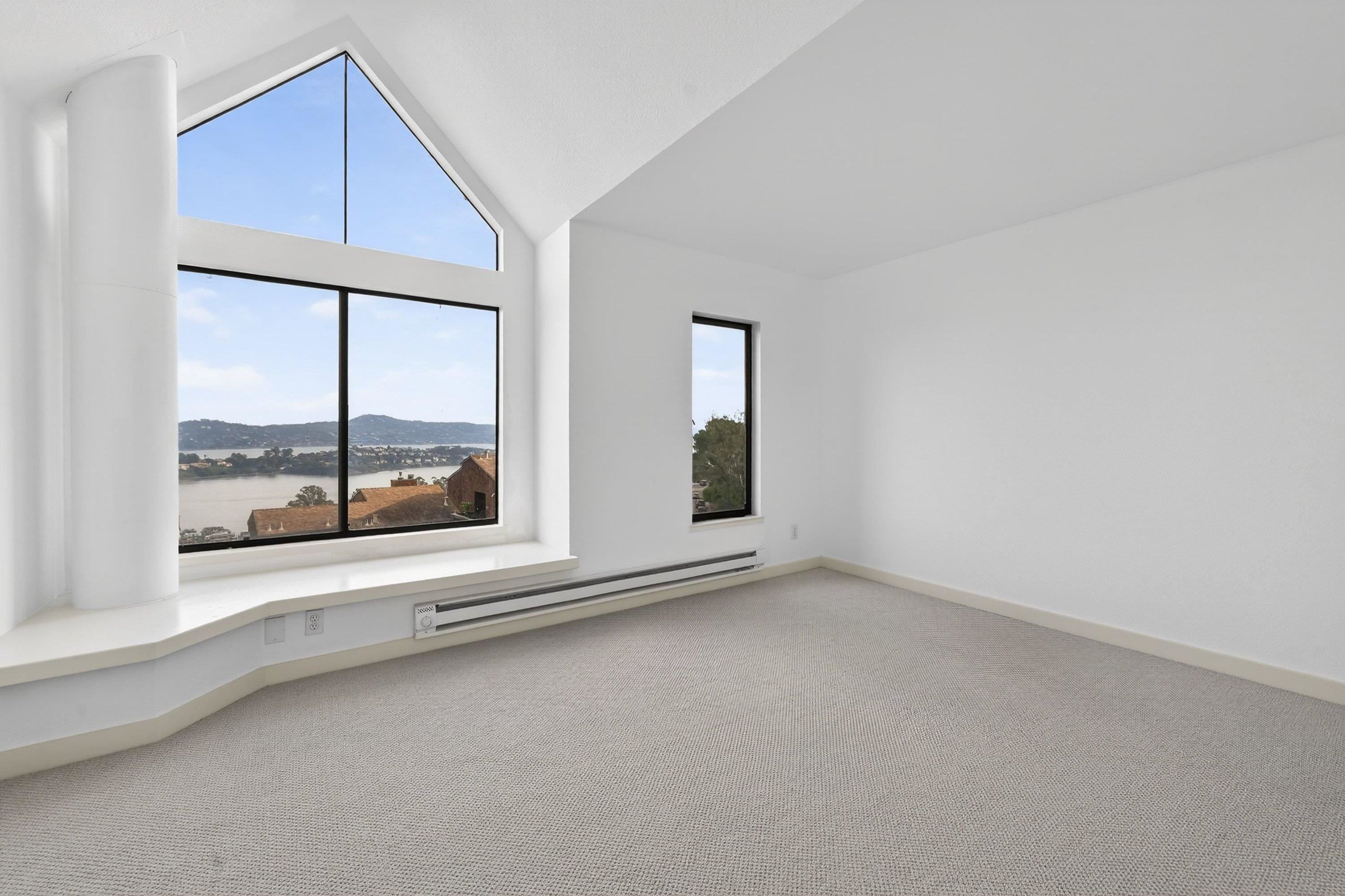 Detail Gallery Image 22 of 51 For 155 Headlands Ct, Sausalito,  CA 94965 - 2 Beds | 2/1 Baths