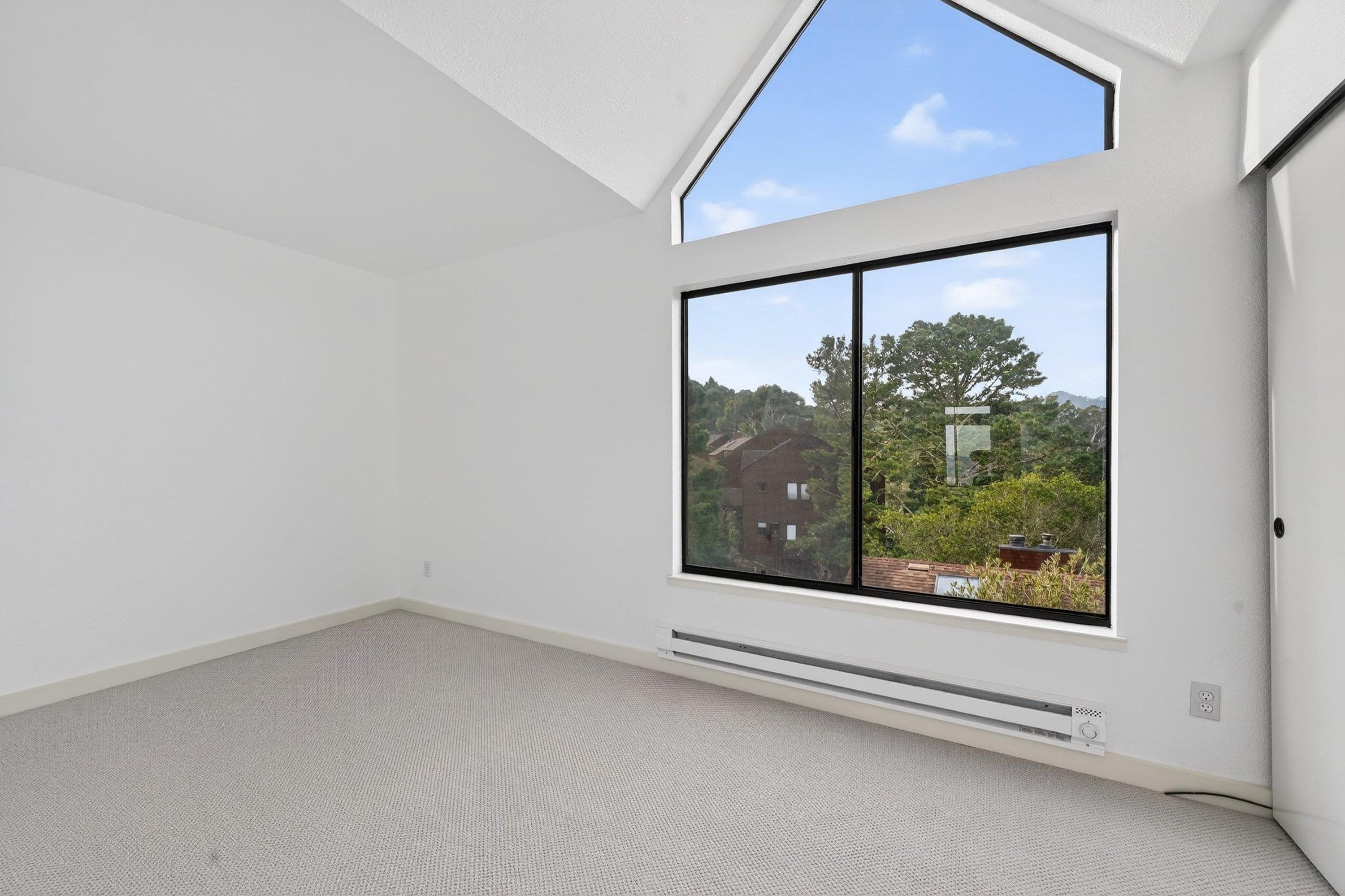 Detail Gallery Image 23 of 51 For 155 Headlands Ct, Sausalito,  CA 94965 - 2 Beds | 2/1 Baths