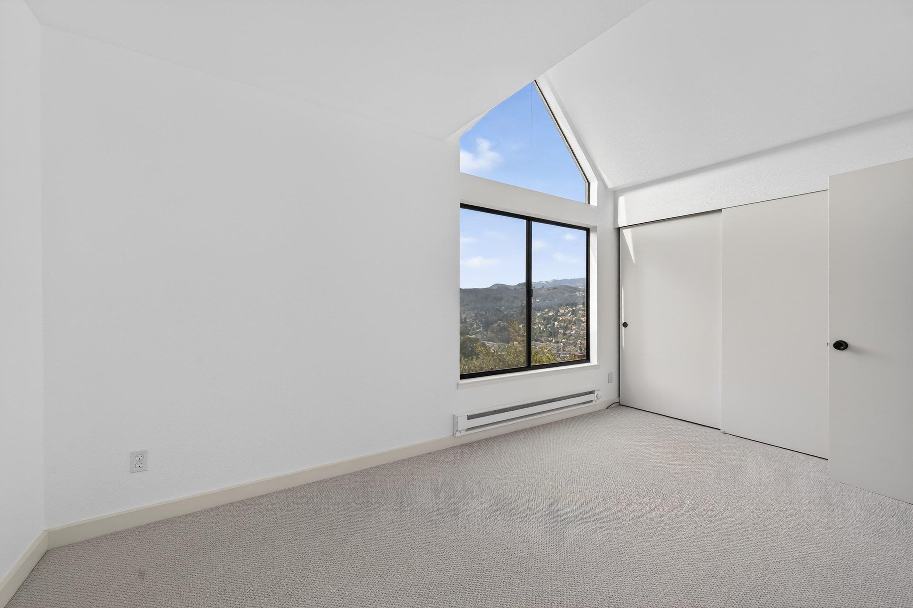 Detail Gallery Image 27 of 51 For 155 Headlands Ct, Sausalito,  CA 94965 - 2 Beds | 2/1 Baths