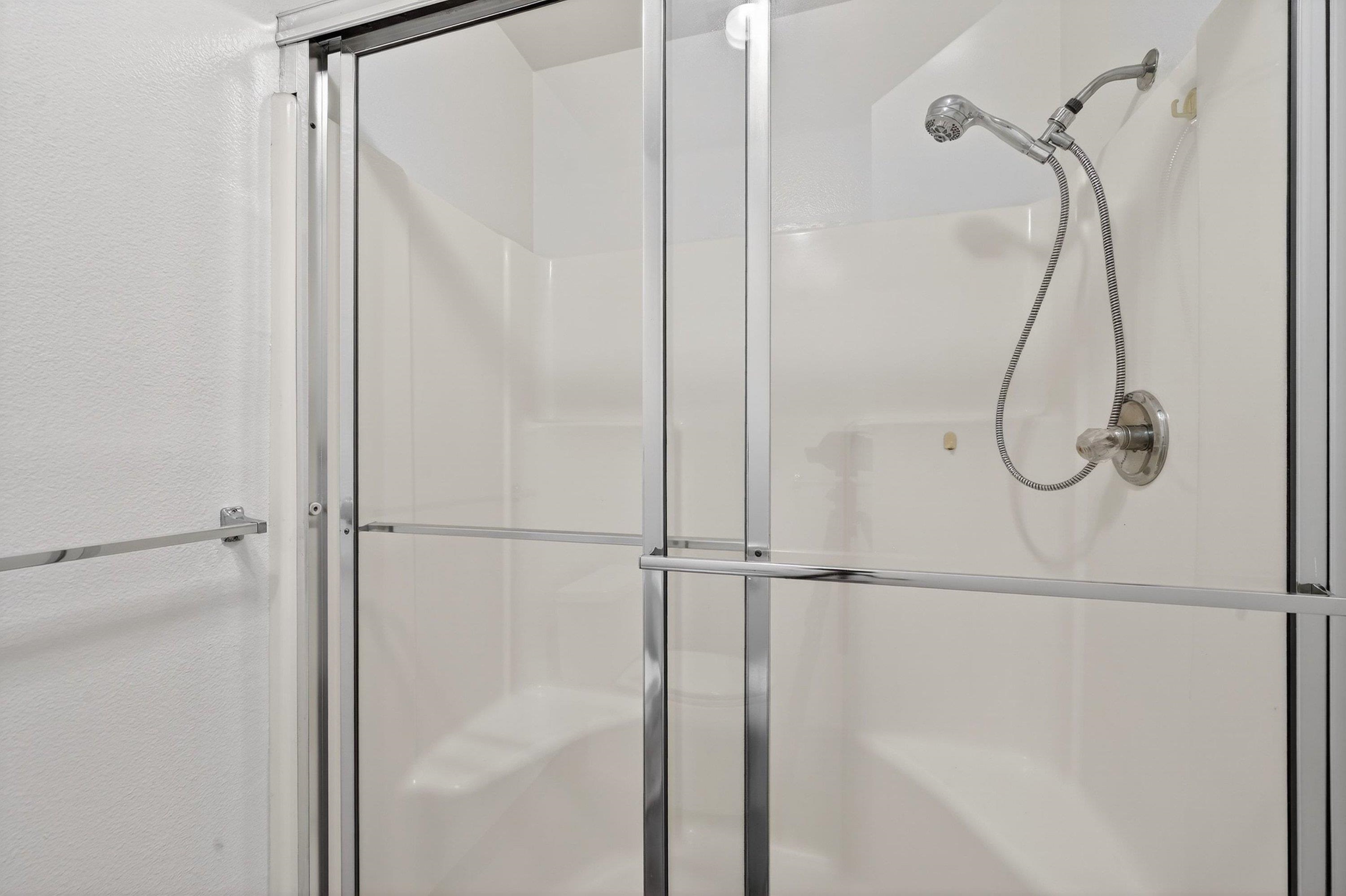 Detail Gallery Image 31 of 51 For 155 Headlands Ct, Sausalito,  CA 94965 - 2 Beds | 2/1 Baths