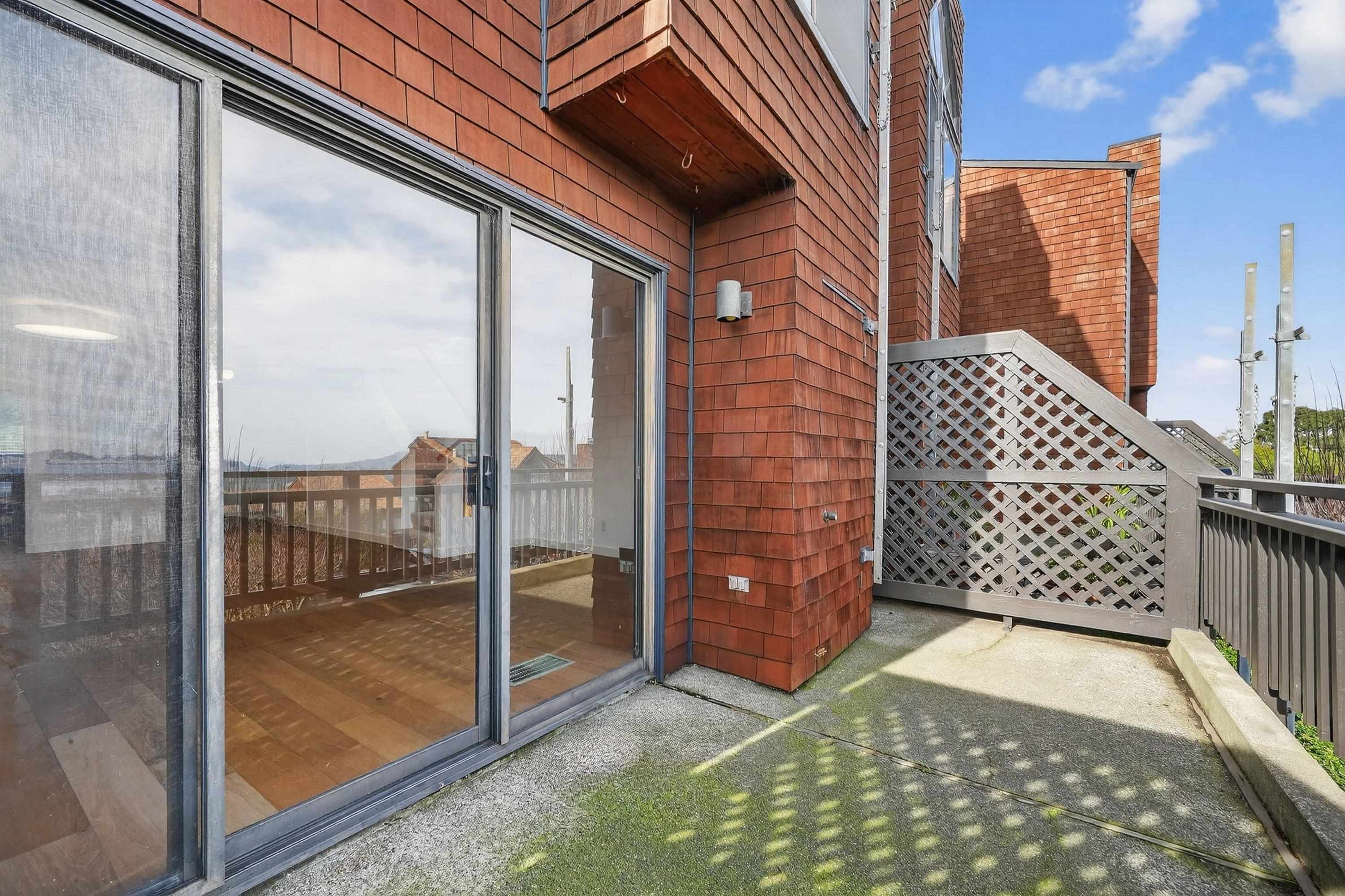 Detail Gallery Image 33 of 51 For 155 Headlands Ct, Sausalito,  CA 94965 - 2 Beds | 2/1 Baths