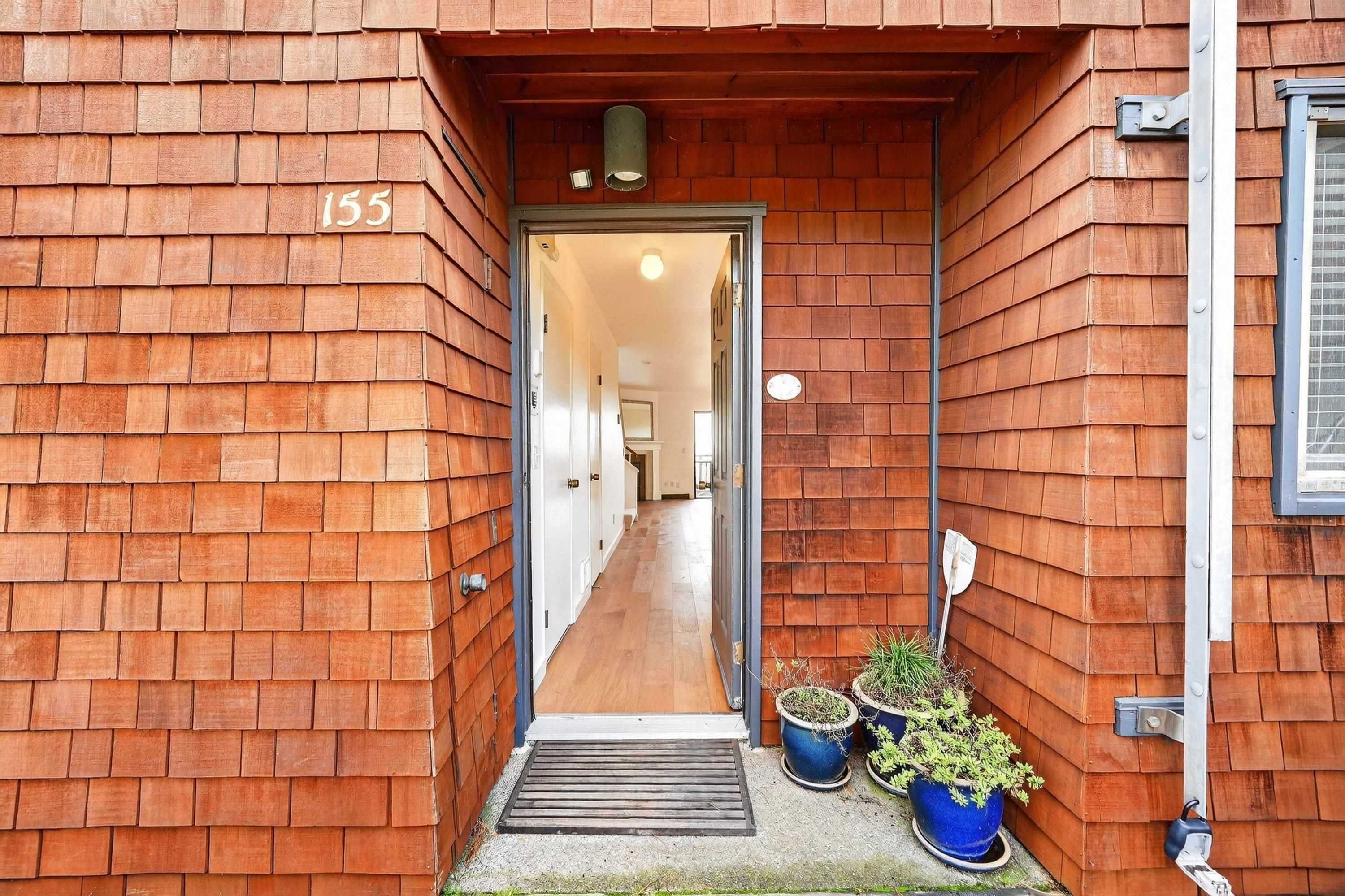 Detail Gallery Image 5 of 51 For 155 Headlands Ct, Sausalito,  CA 94965 - 2 Beds | 2/1 Baths