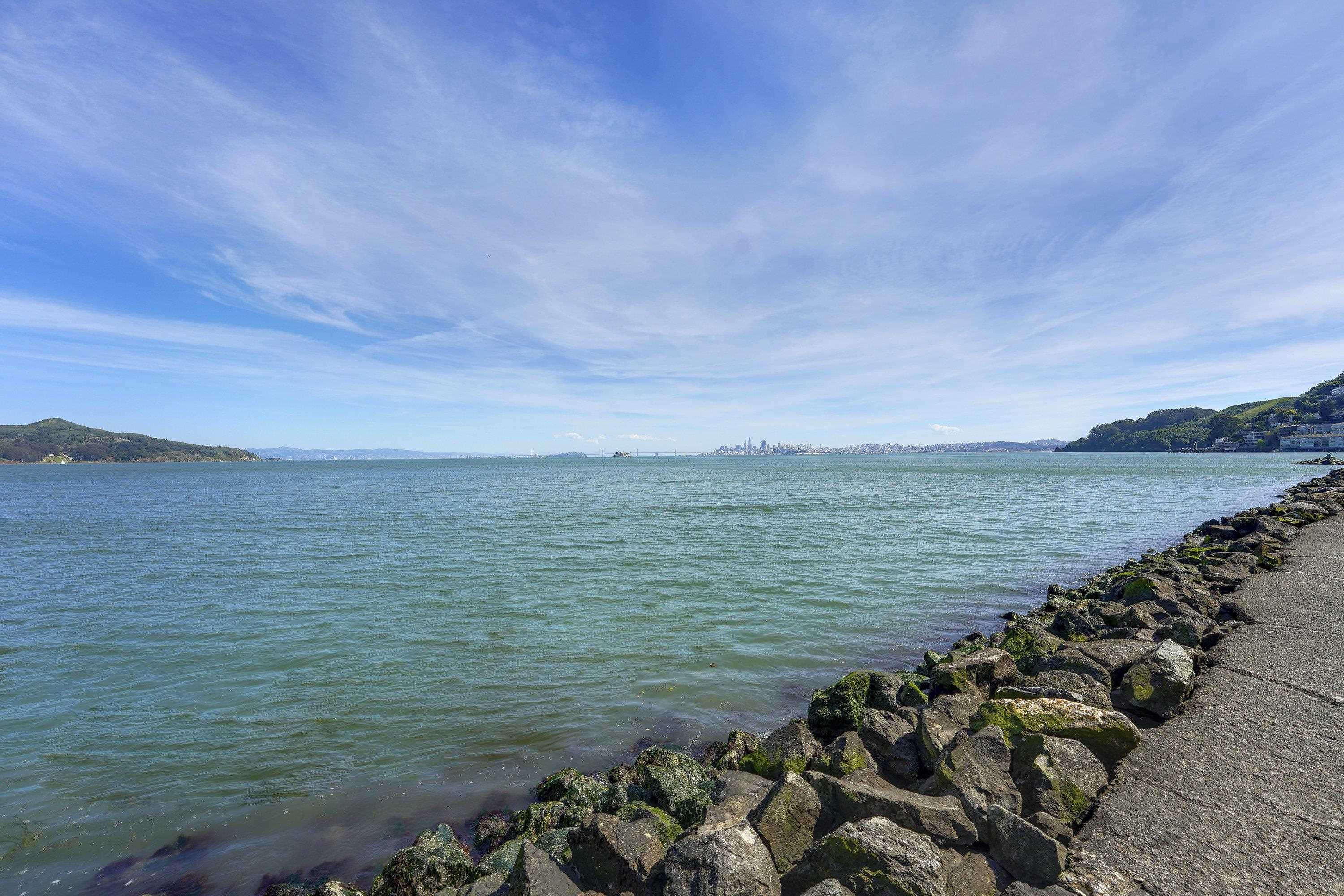 Detail Gallery Image 45 of 51 For 155 Headlands Ct, Sausalito,  CA 94965 - 2 Beds | 2/1 Baths