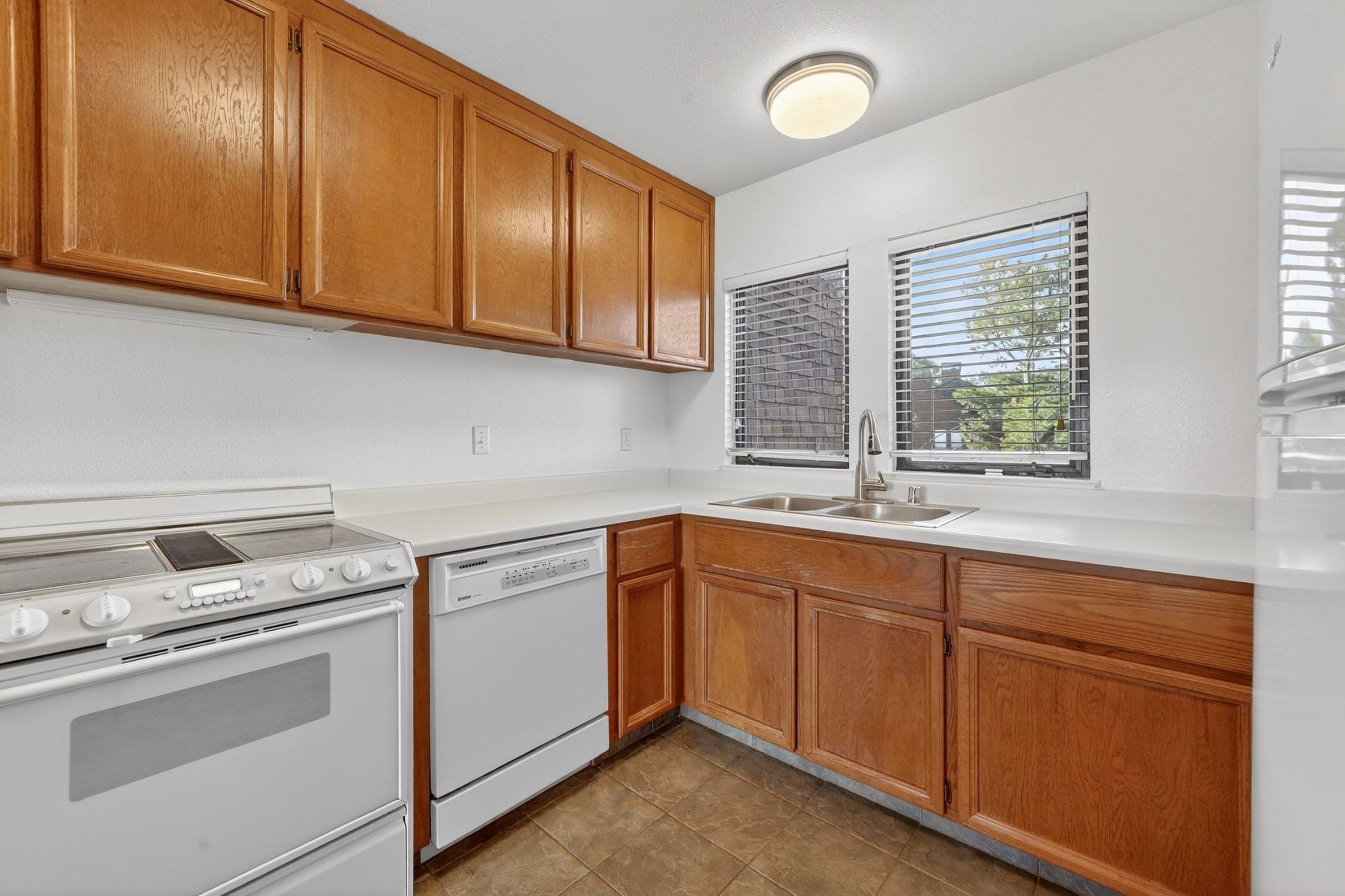 Detail Gallery Image 7 of 51 For 155 Headlands Ct, Sausalito,  CA 94965 - 2 Beds | 2/1 Baths