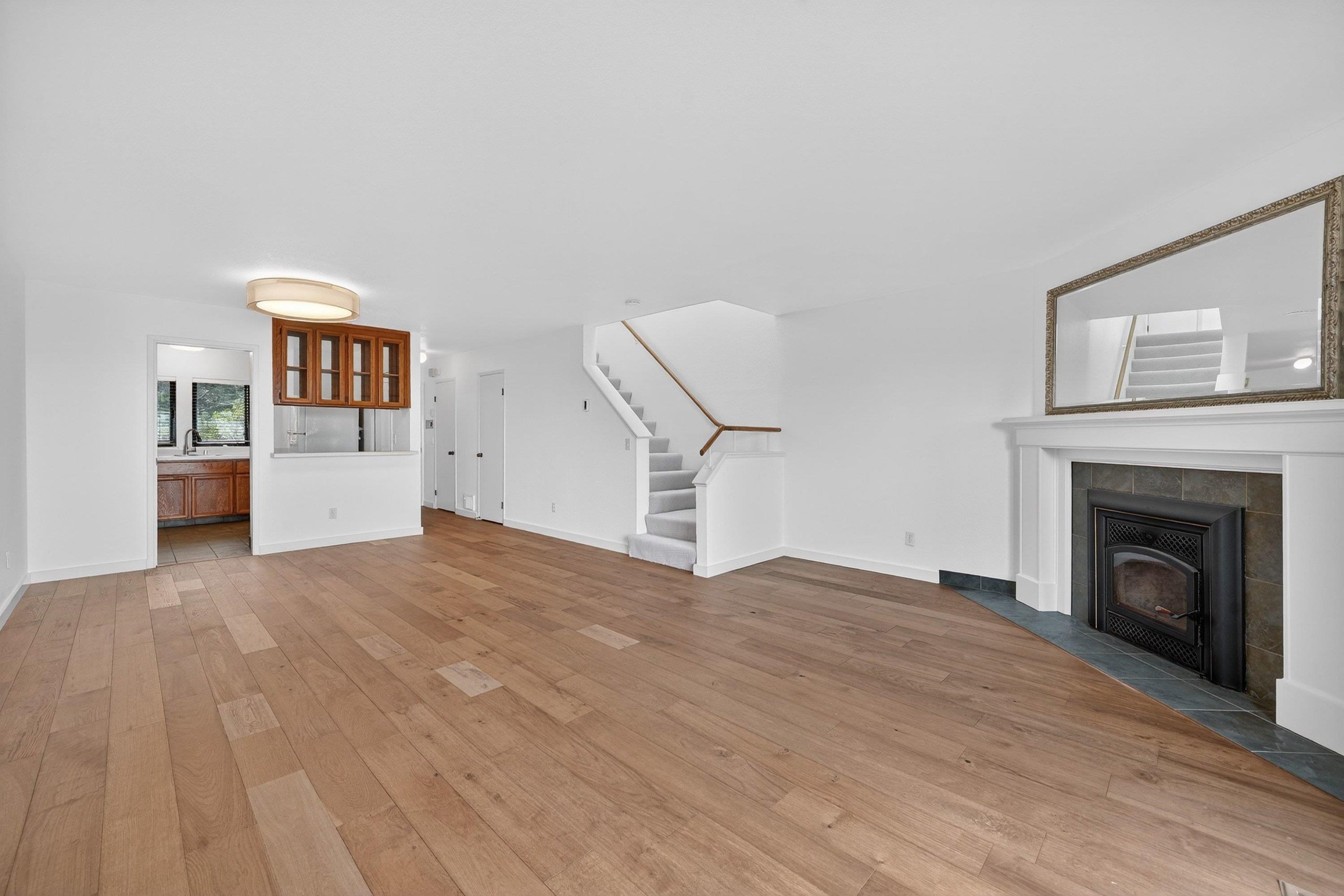 Detail Gallery Image 10 of 51 For 155 Headlands Ct, Sausalito,  CA 94965 - 2 Beds | 2/1 Baths