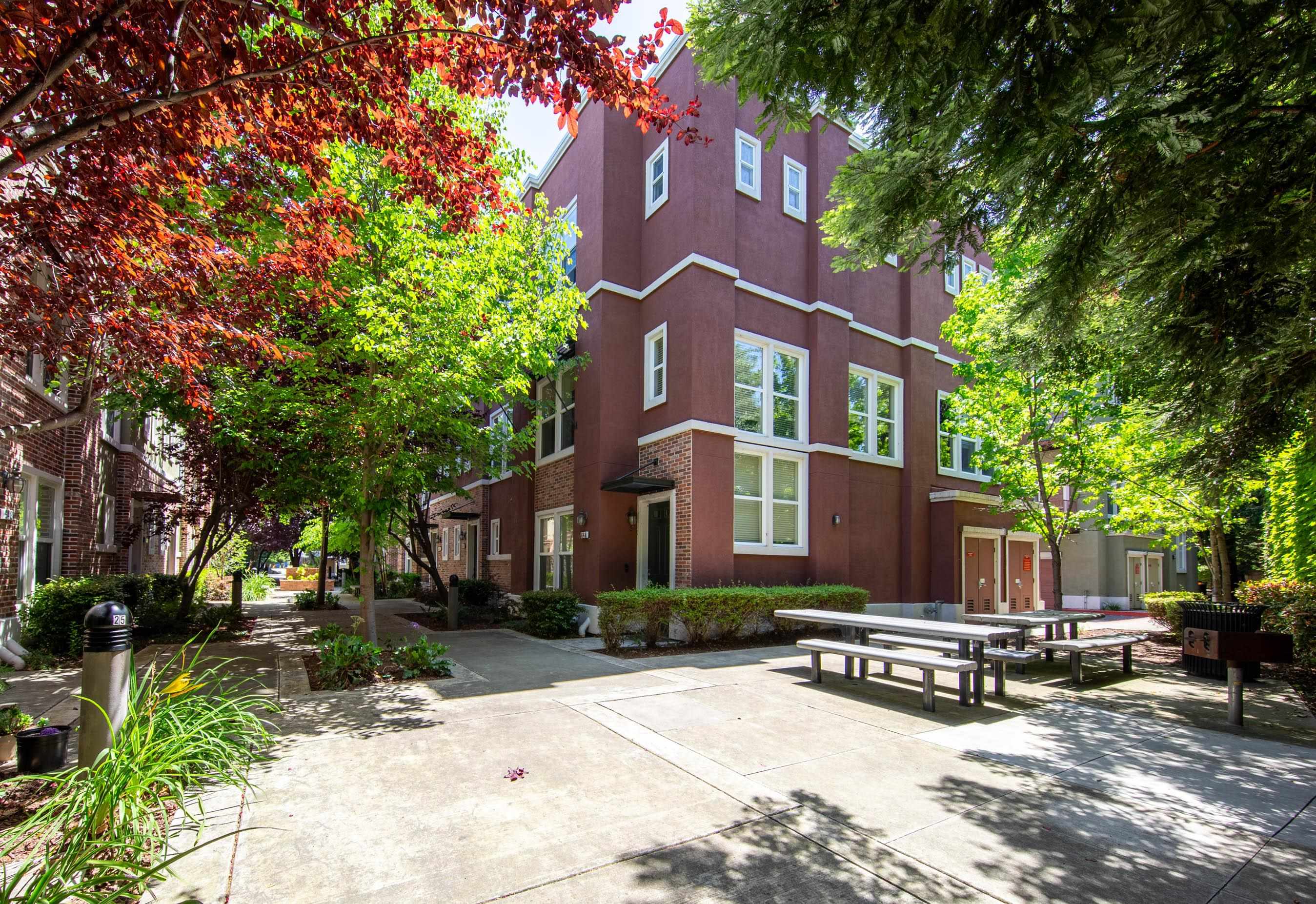 Detail Gallery Image 4 of 57 For 640 Plaza Pl, Hayward,  CA 94541 - 3 Beds | 2 Baths