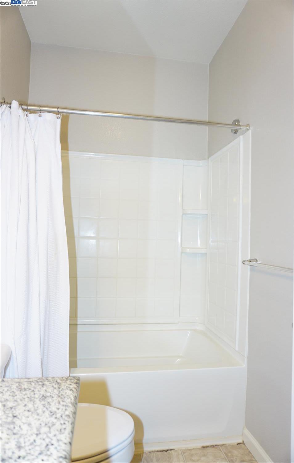 Detail Gallery Image 31 of 37 For 178 Stockwell Dr, Mountain View,  CA 94043 - 3 Beds | 2/1 Baths