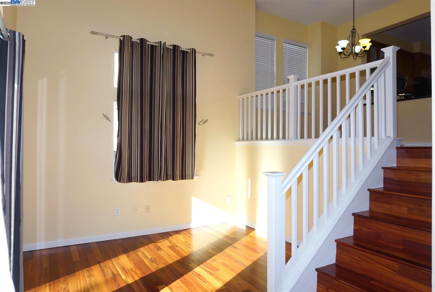 Detail Gallery Image 37 of 37 For 178 Stockwell Dr, Mountain View,  CA 94043 - 3 Beds | 2/1 Baths