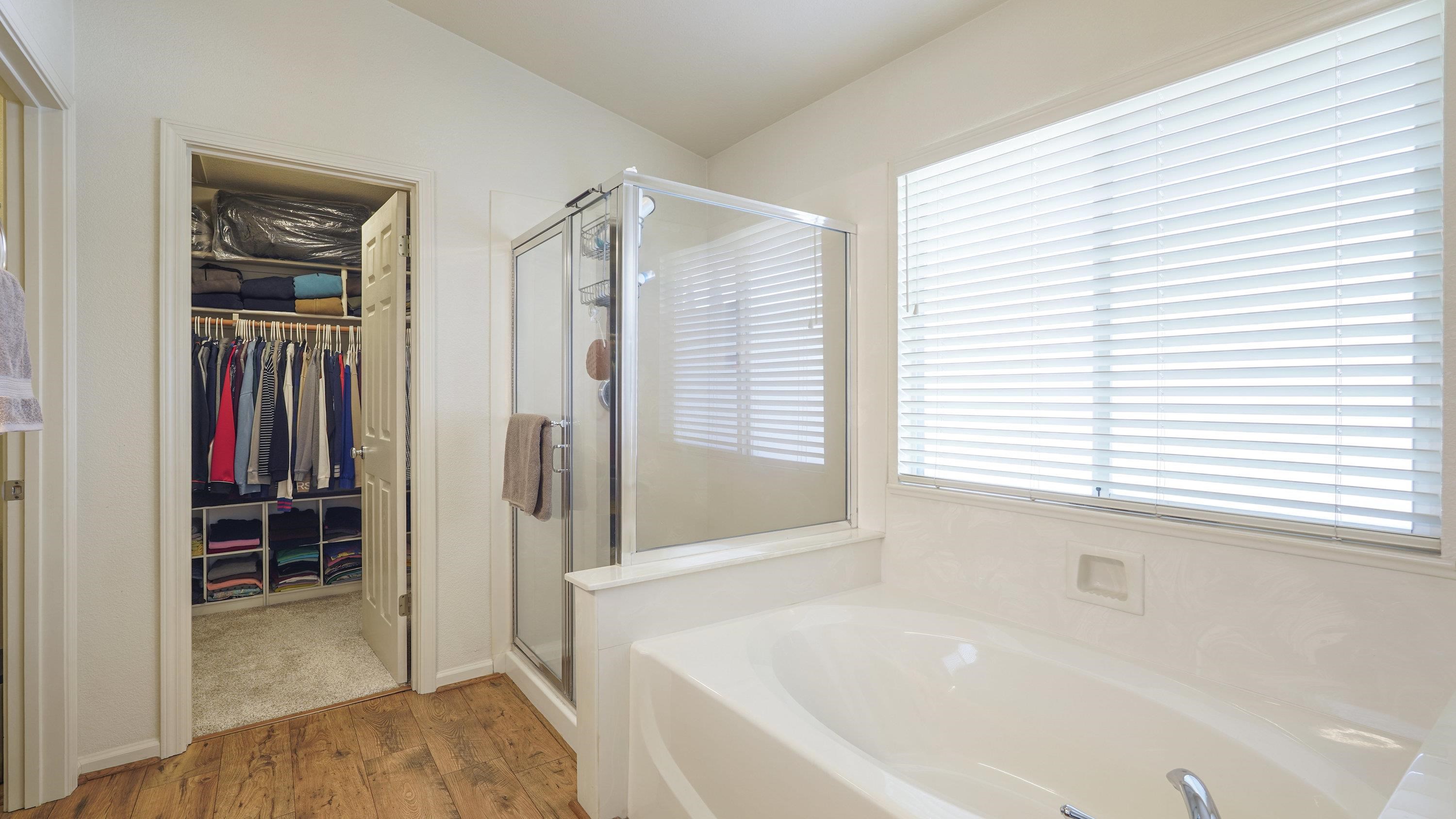 Detail Gallery Image 25 of 47 For 1388 Four Oaks Rd, San Jose,  CA 95131 - 5 Beds | 3 Baths