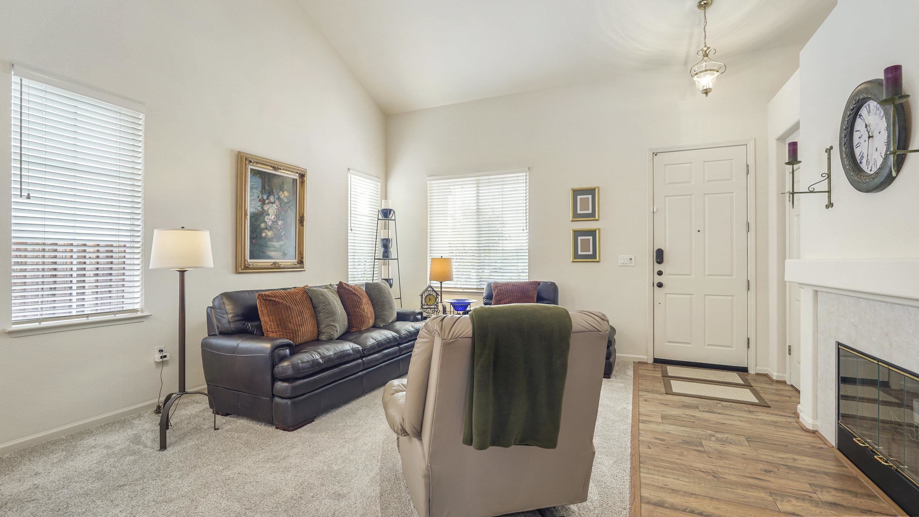 Detail Gallery Image 6 of 47 For 1388 Four Oaks Rd, San Jose,  CA 95131 - 5 Beds | 3 Baths