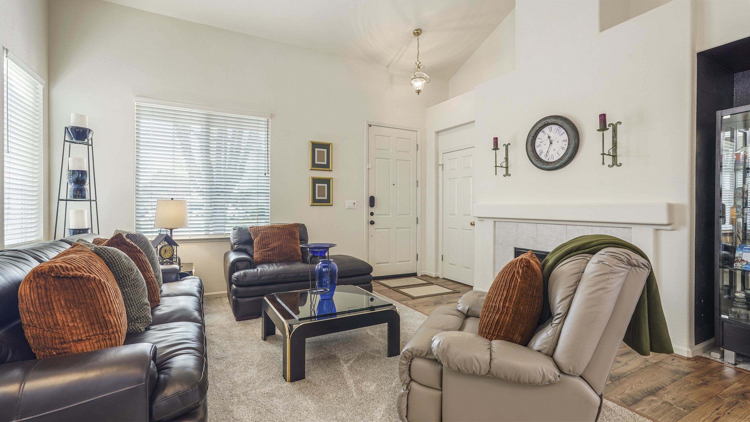 Detail Gallery Image 8 of 47 For 1388 Four Oaks Rd, San Jose,  CA 95131 - 5 Beds | 3 Baths