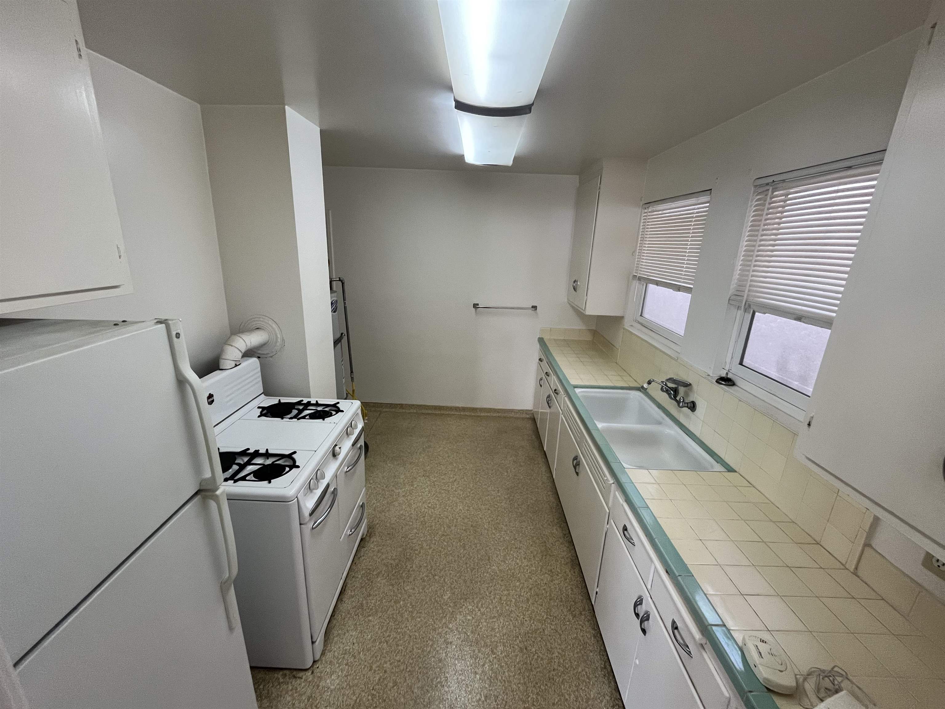 Detail Gallery Image 6 of 8 For 844 York St a,  Oakland,  CA 94610 - 1 Beds | 1 Baths