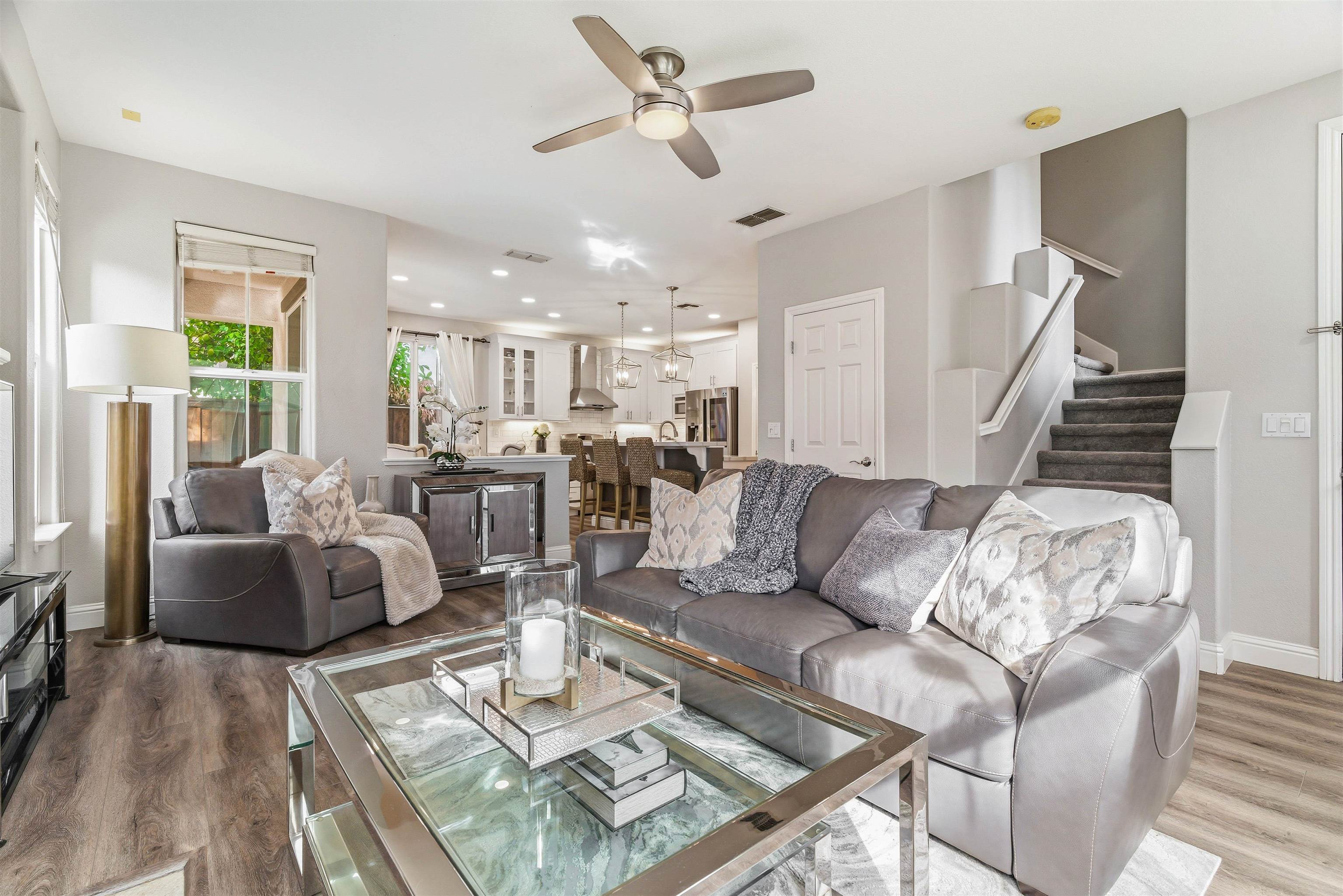 Detail Gallery Image 3 of 24 For 185 S Aldea St, Mountain House,  CA 95391 - 3 Beds | 2/1 Baths