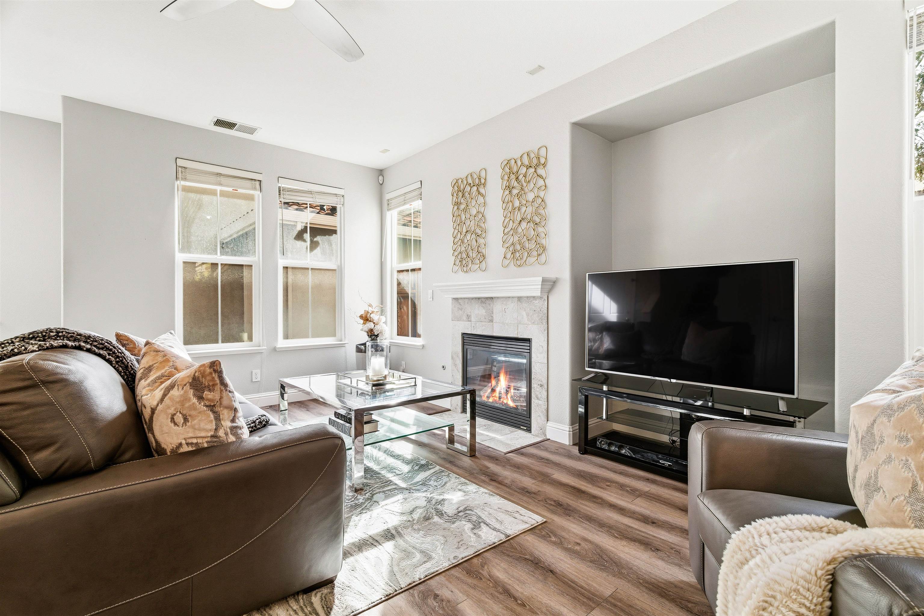 Detail Gallery Image 4 of 24 For 185 S Aldea St, Mountain House,  CA 95391 - 3 Beds | 2/1 Baths