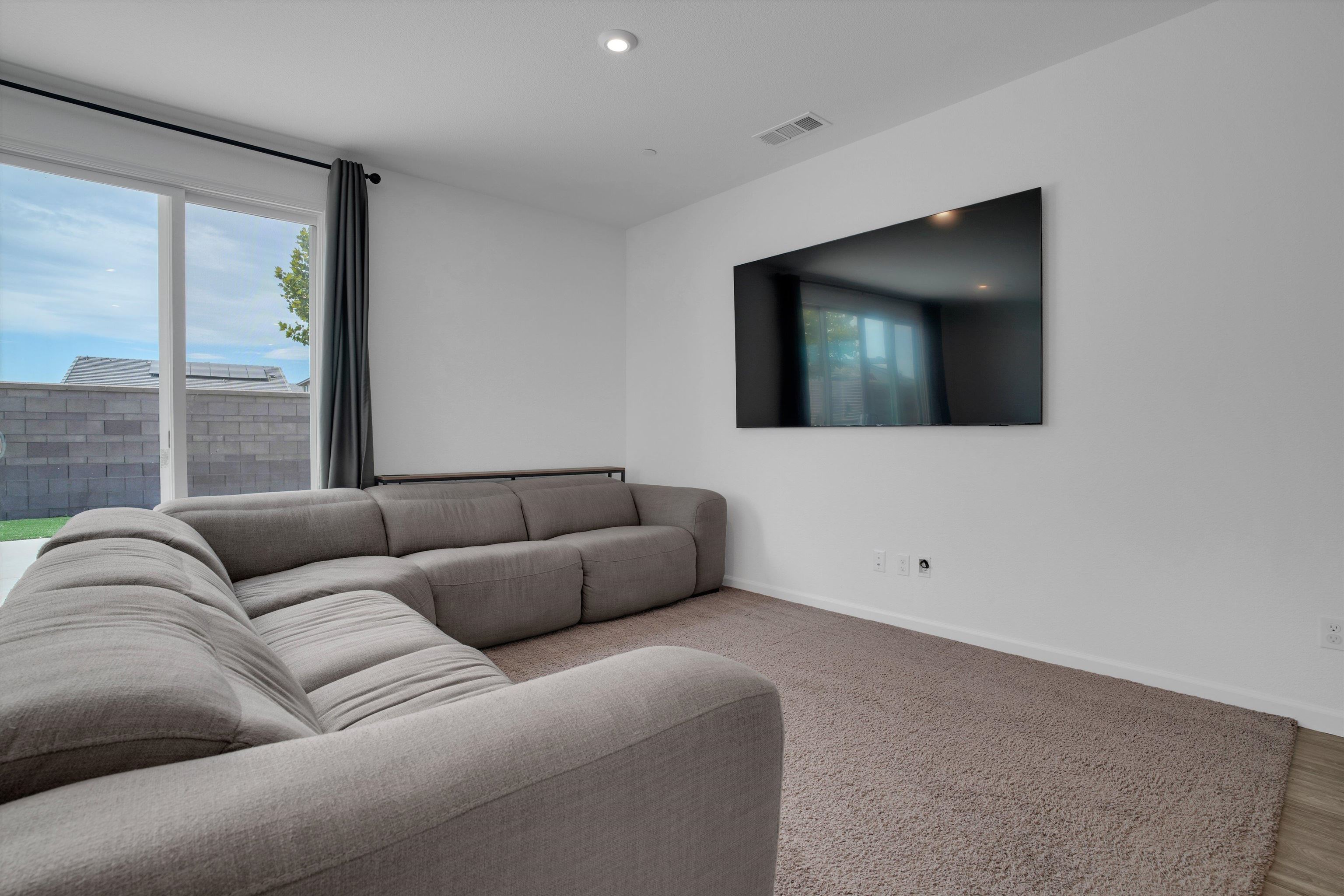 Detail Gallery Image 18 of 39 For 15455 Folktale Way, Lathrop,  CA 95330 - 3 Beds | 2 Baths