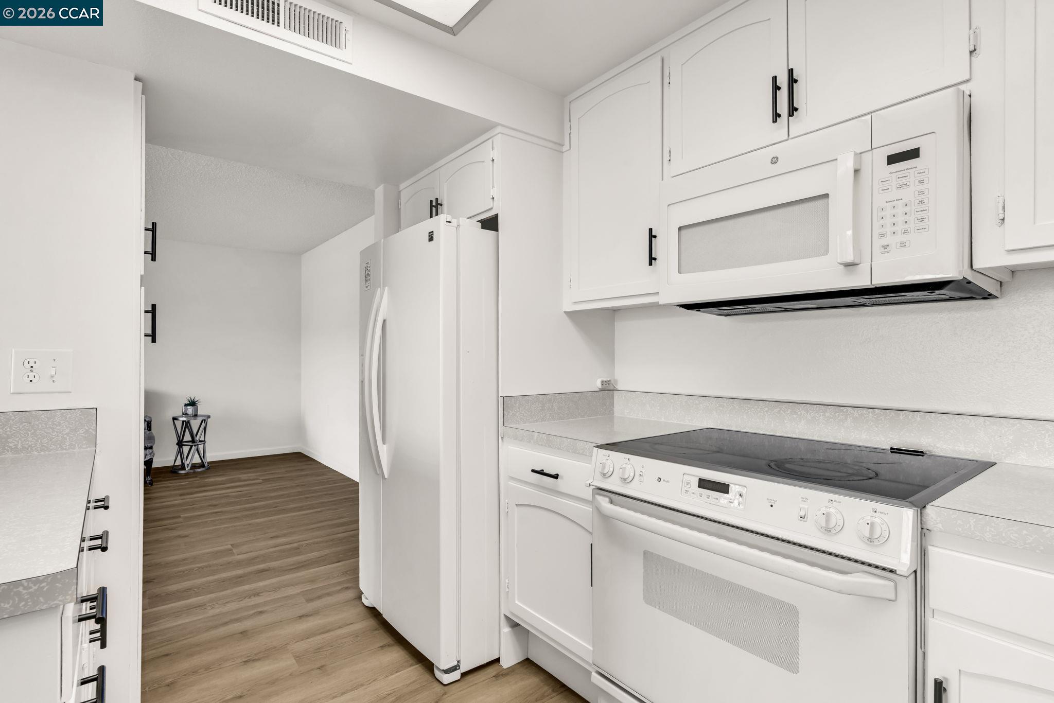 Photo #31: 41120142 Listing: Photo #31